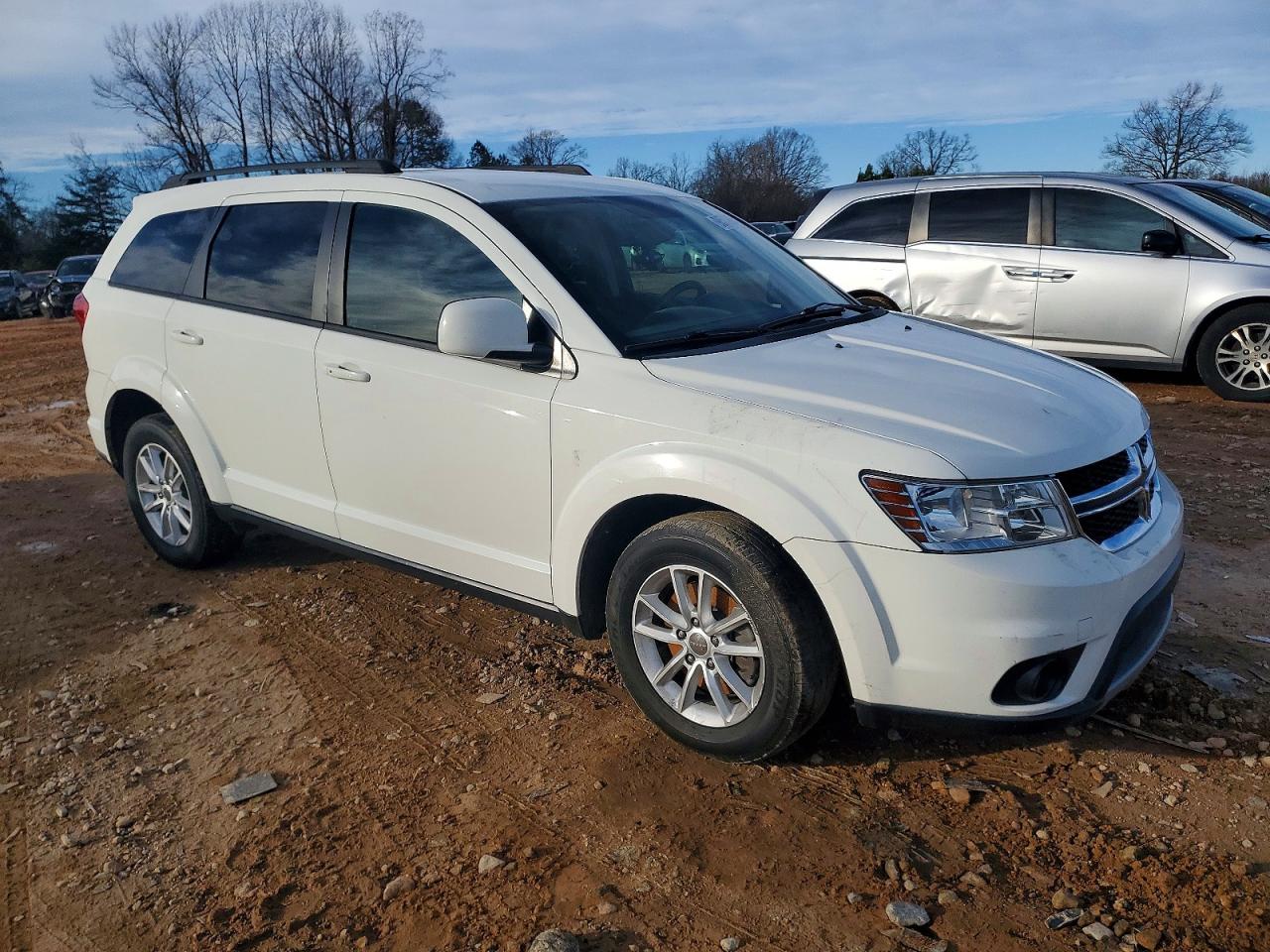 2015 DODGE JOURNEY SXT photo 4