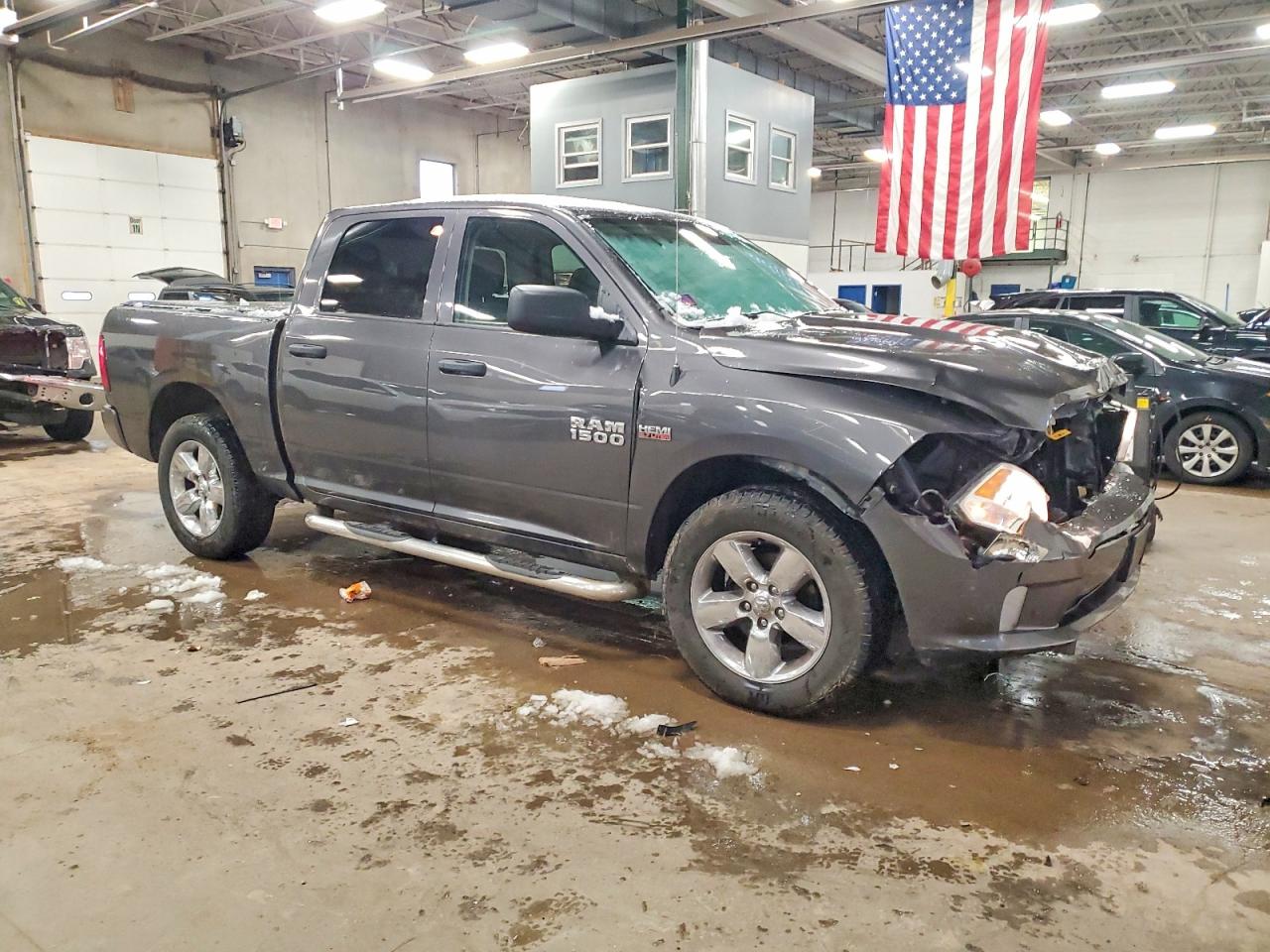 2017 RAM 1500 ST photo 4