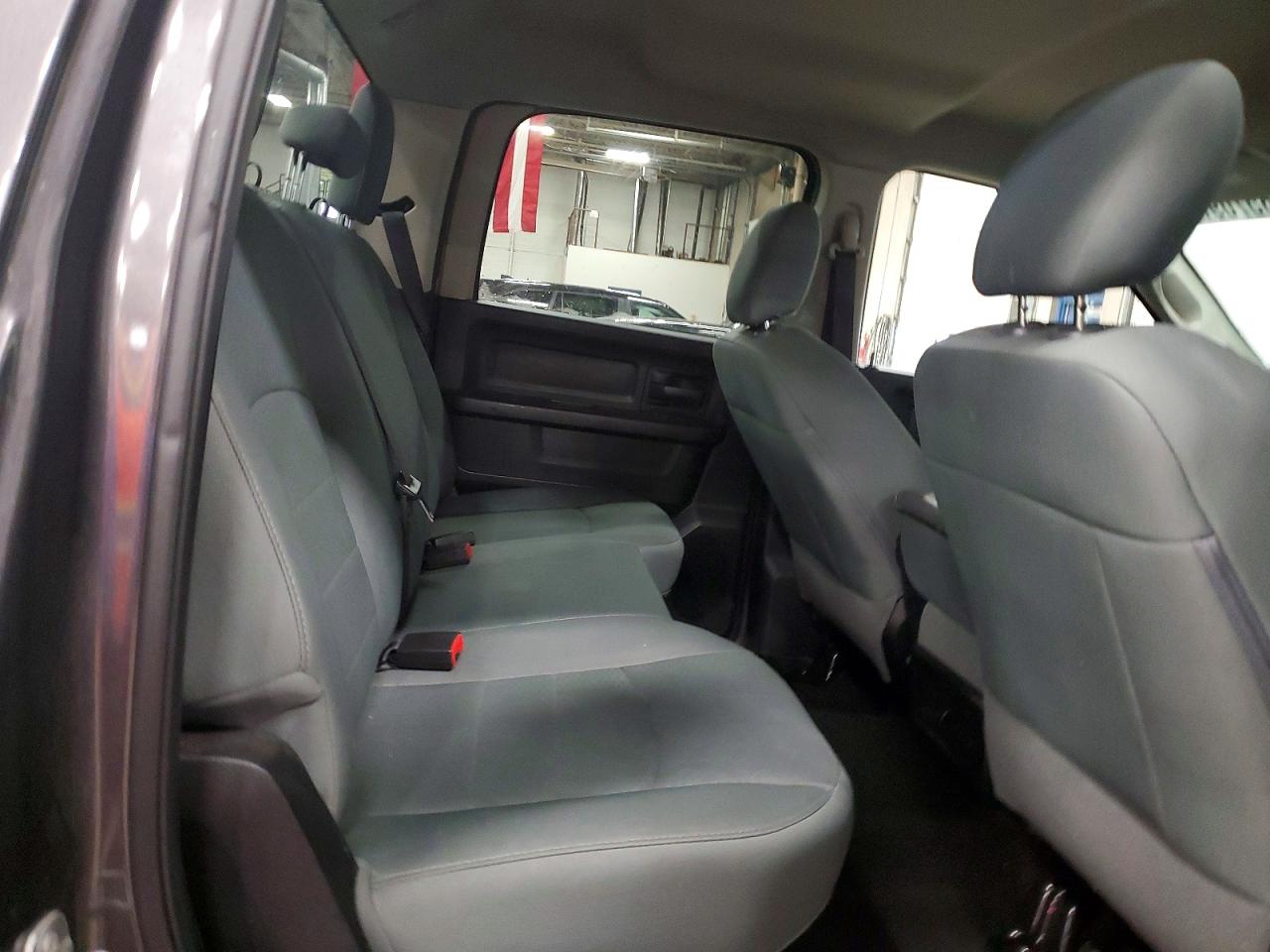 2017 RAM 1500 ST photo 10
