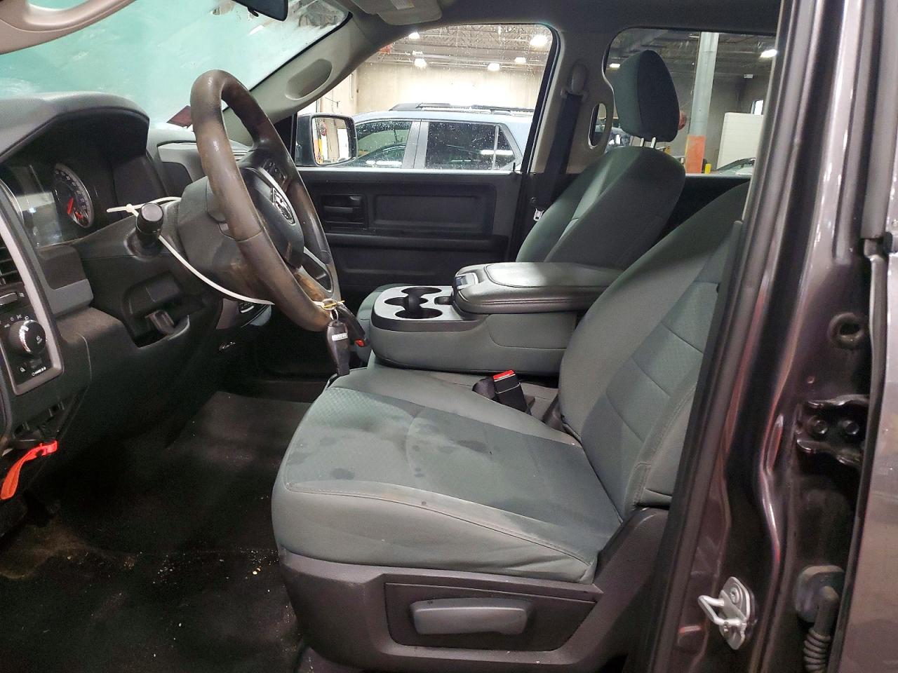 2017 RAM 1500 ST photo 7