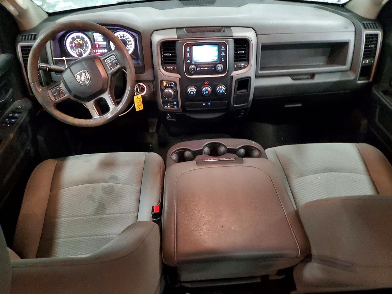 2017 RAM 1500 ST photo 8