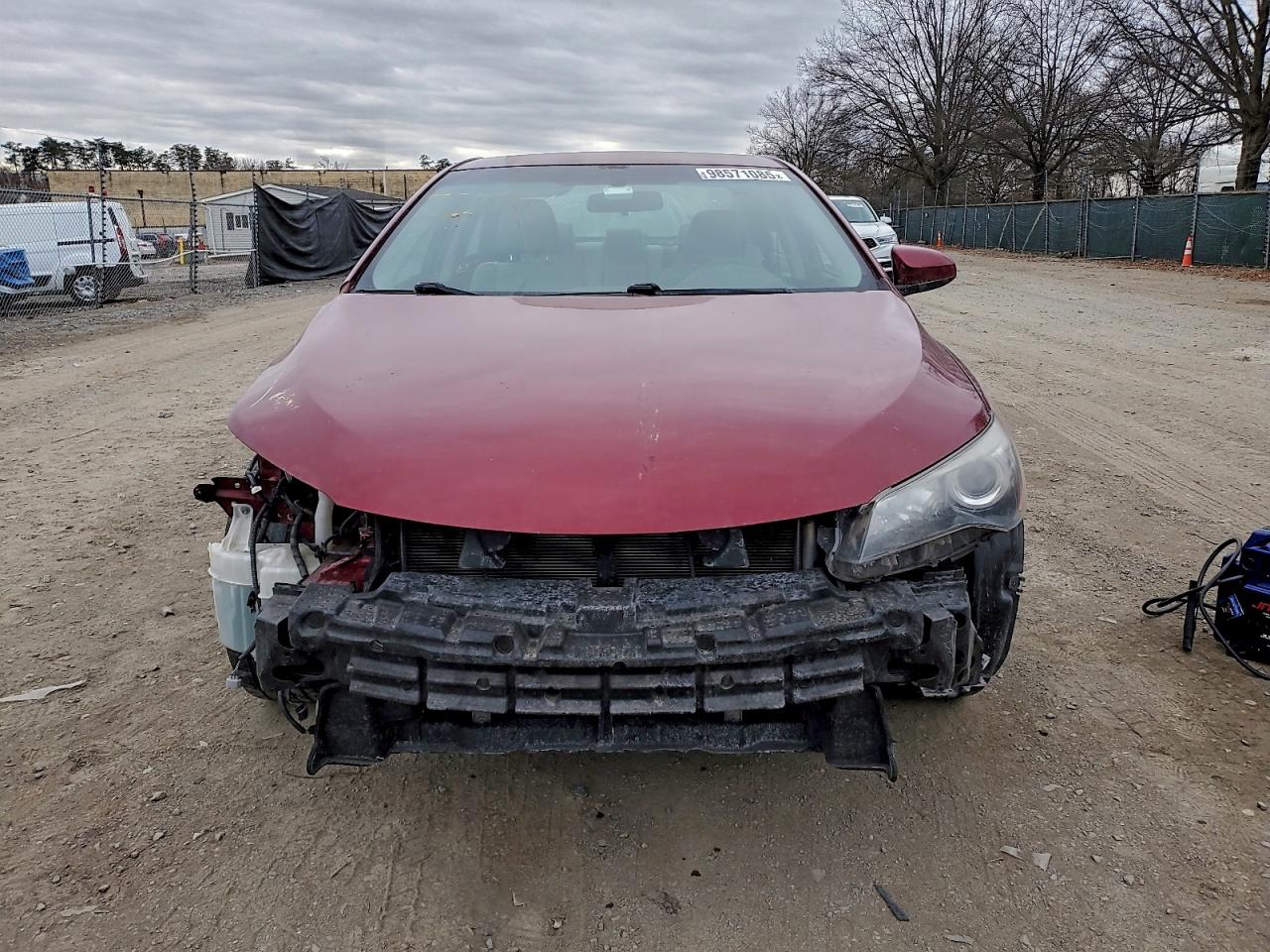 2017 TOYOTA CAMRY LE photo 5