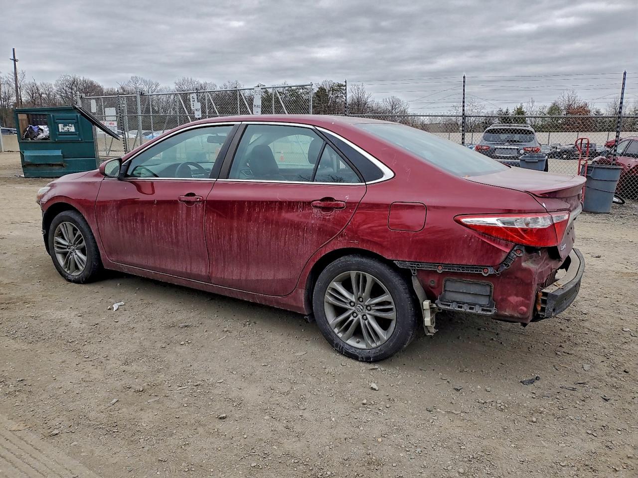 2017 TOYOTA CAMRY LE photo 2