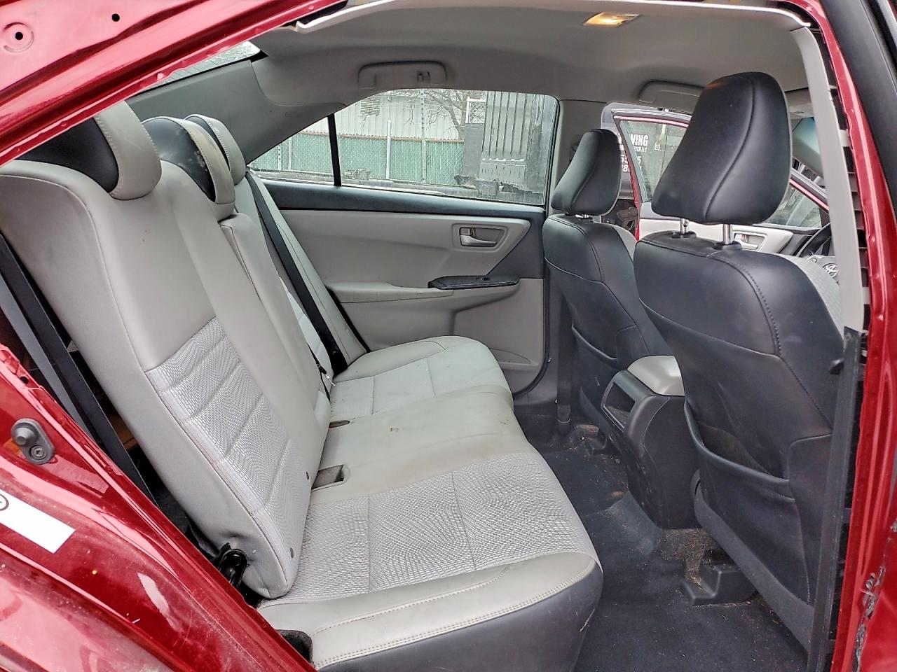 2017 TOYOTA CAMRY LE photo 10