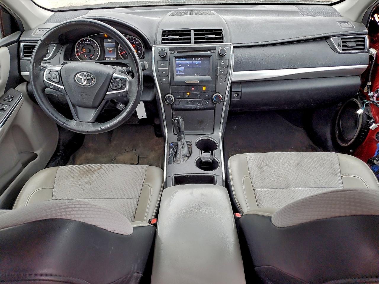 2017 TOYOTA CAMRY LE photo 8