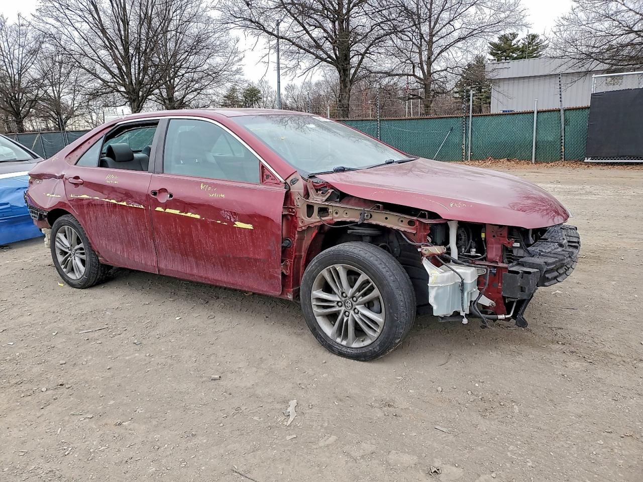 2017 TOYOTA CAMRY LE photo 4