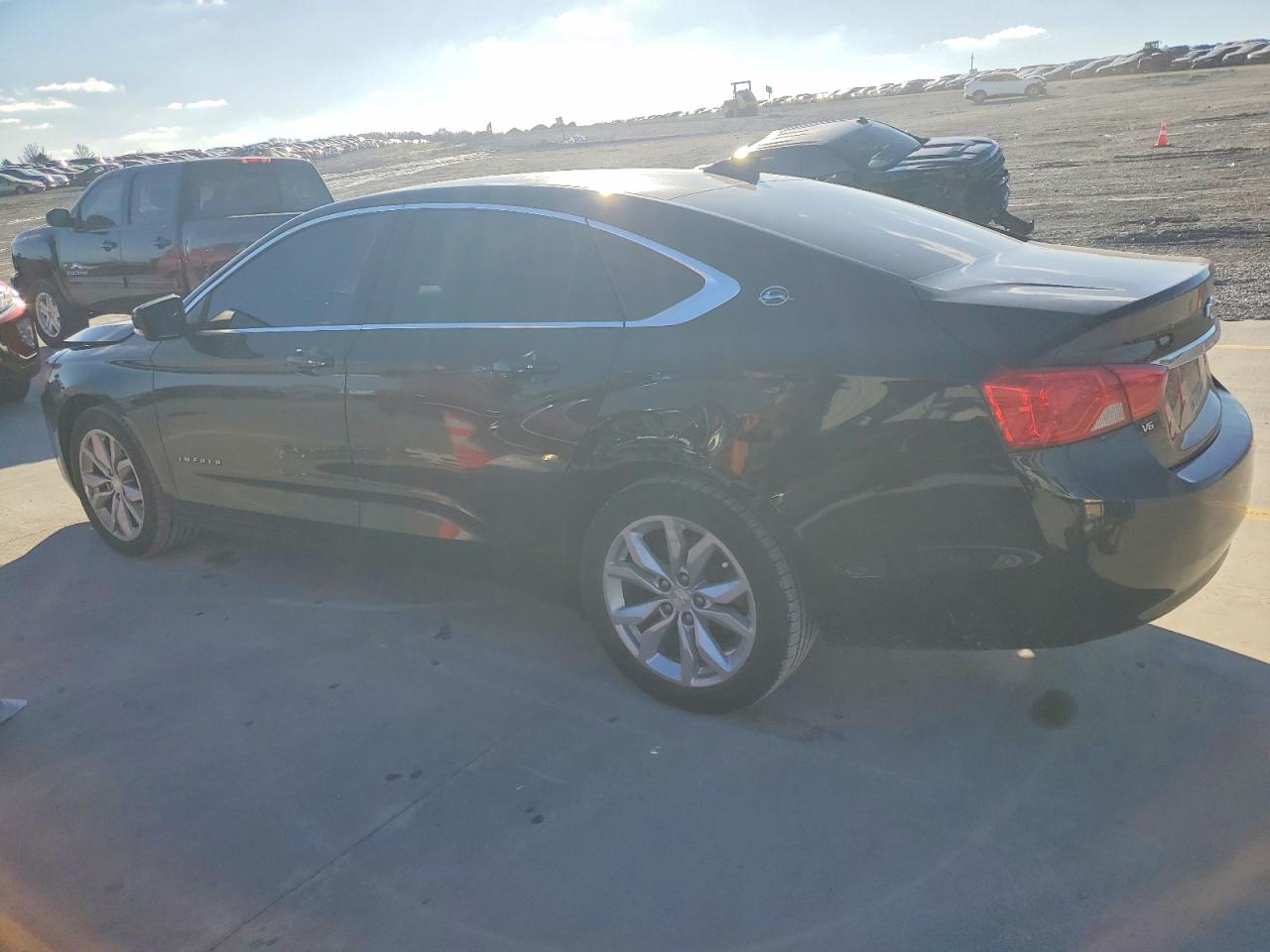 2018 CHEVROLET IMPALA LT photo 2