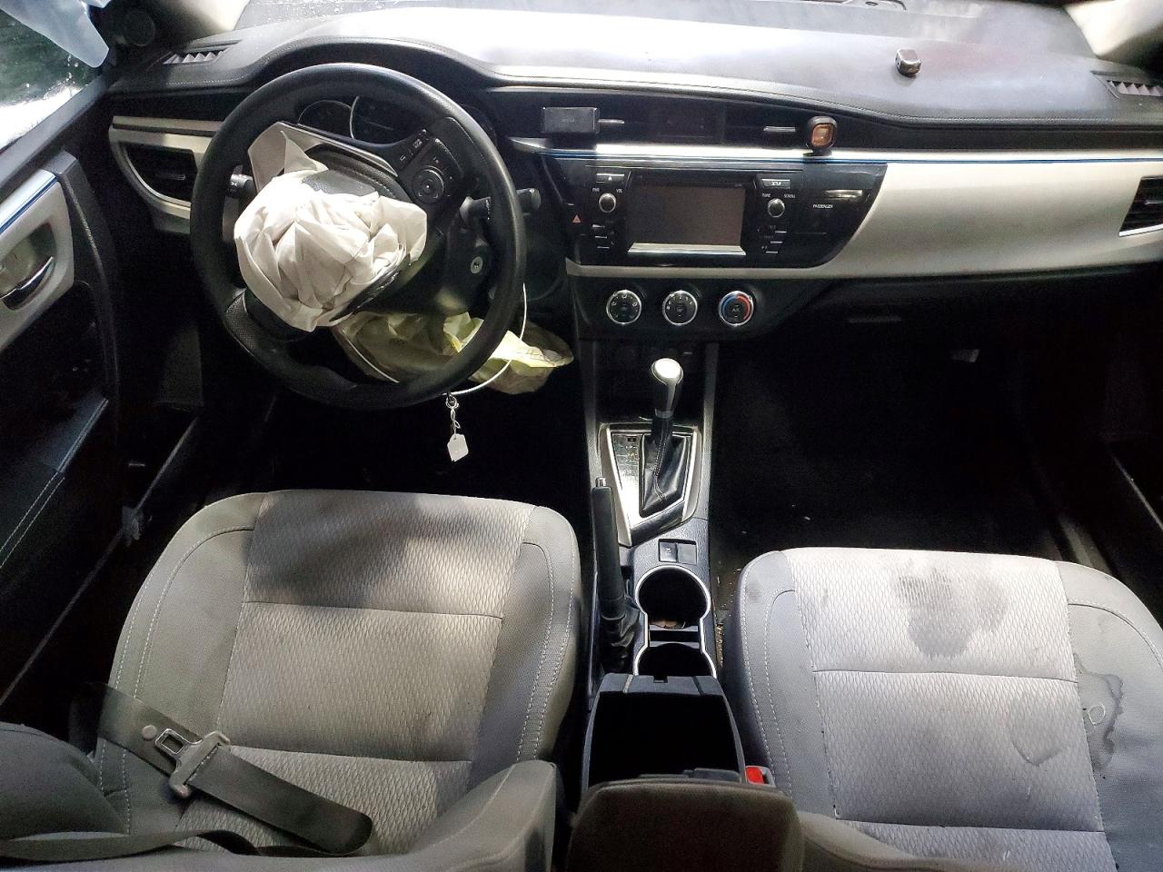 2015 TOYOTA COROLLA L photo 15