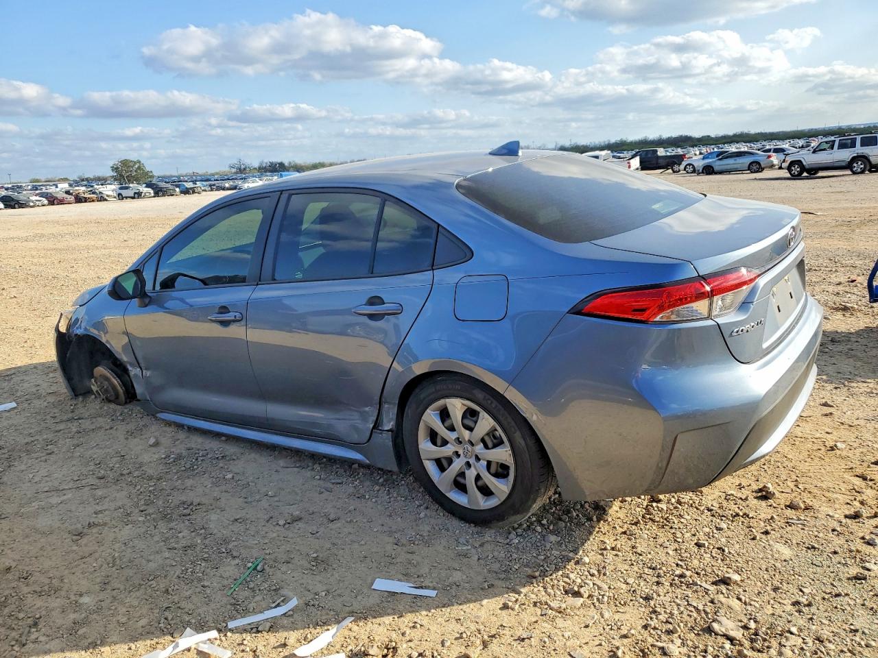 2020 TOYOTA COROLLA LE photo 2