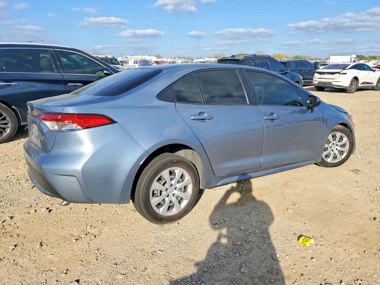 2020 TOYOTA COROLLA LE photo 3