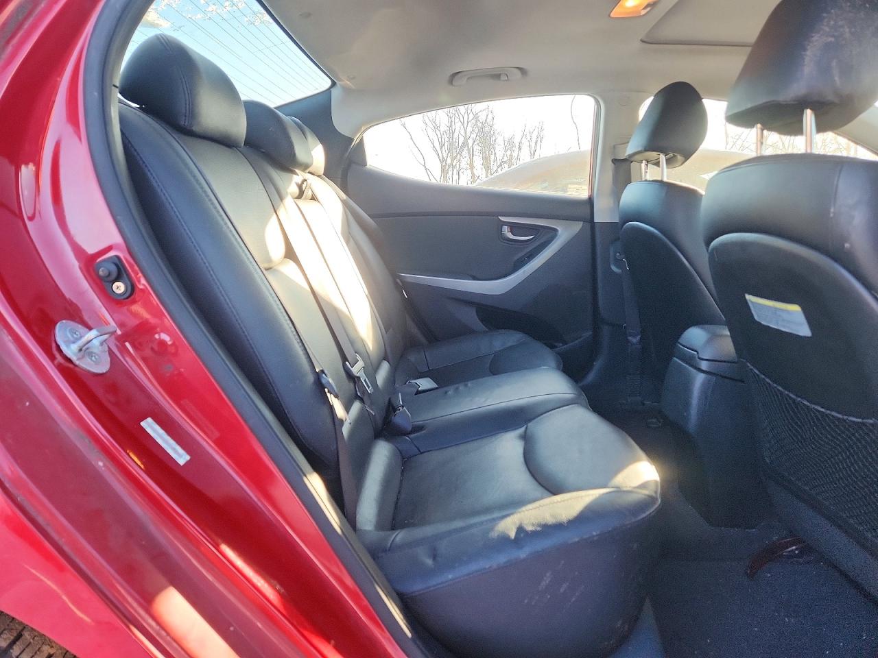 2014 HYUNDAI ELANTRA SE photo 28