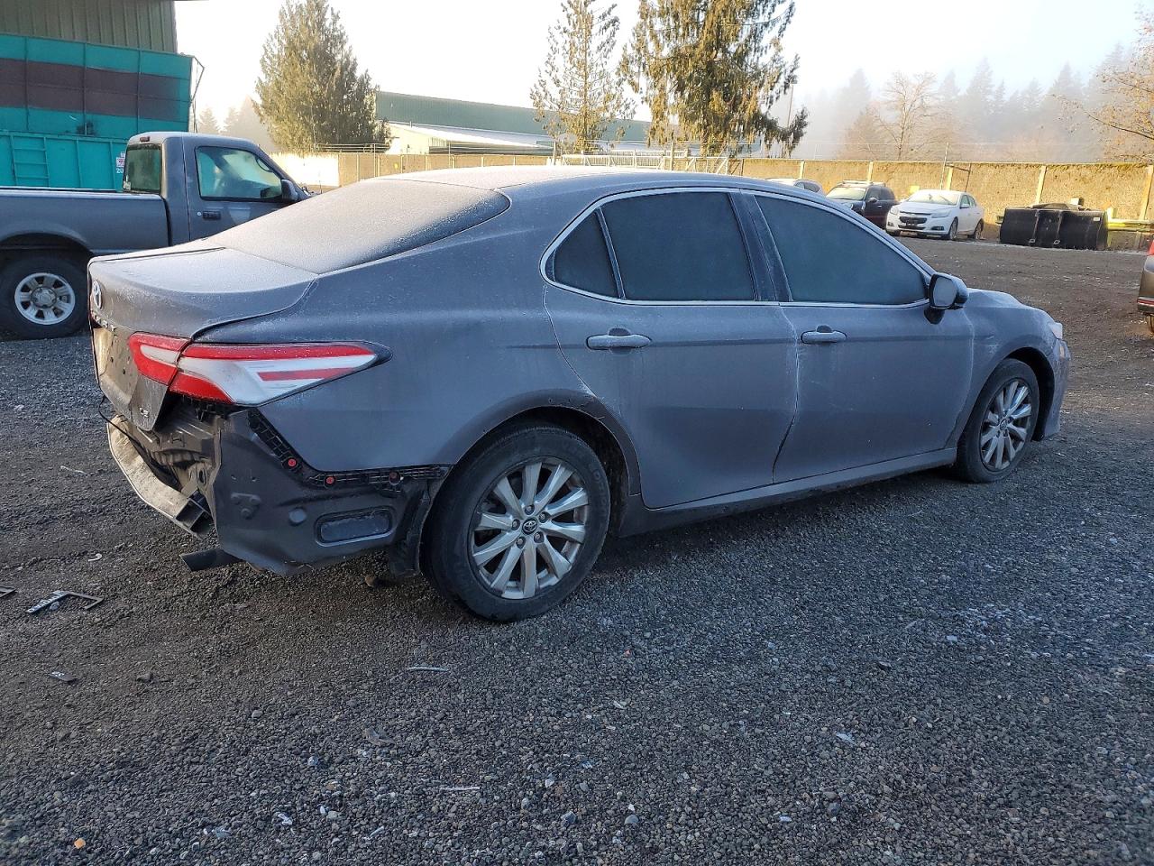 2018 TOYOTA CAMRY L photo 3