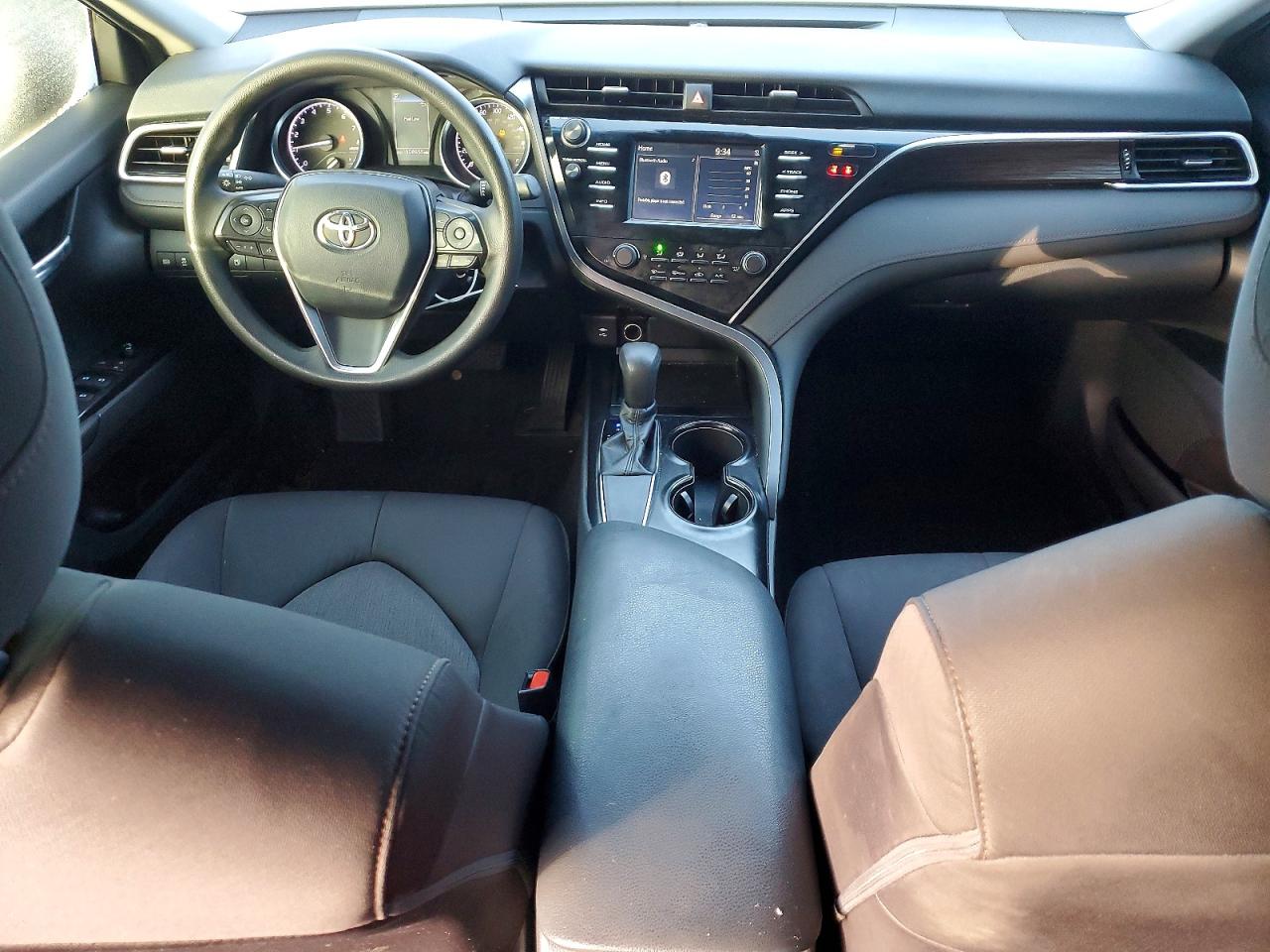 2018 TOYOTA CAMRY L photo 8