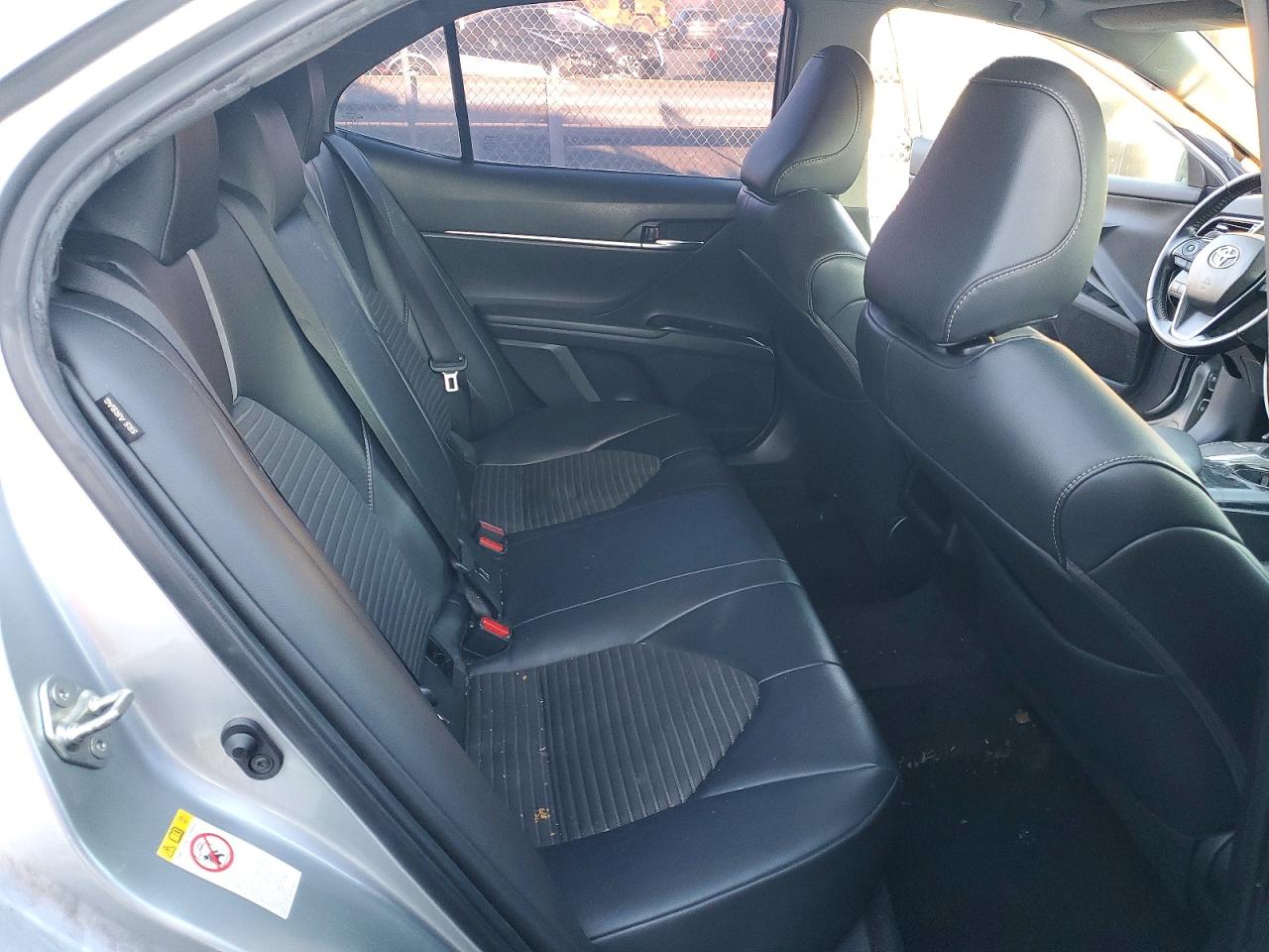 2019 TOYOTA CAMRY L photo 10