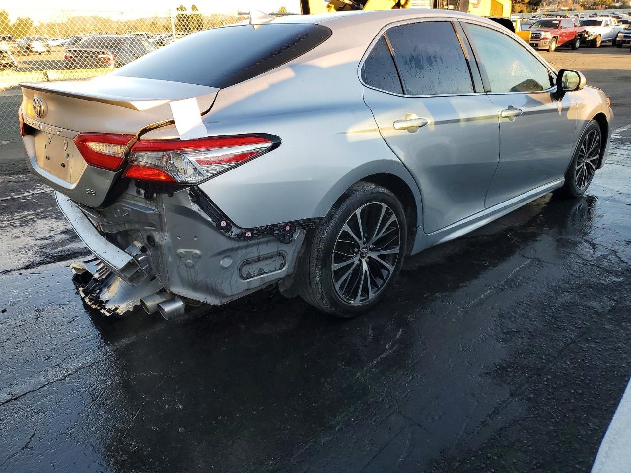 2019 TOYOTA CAMRY L photo 3