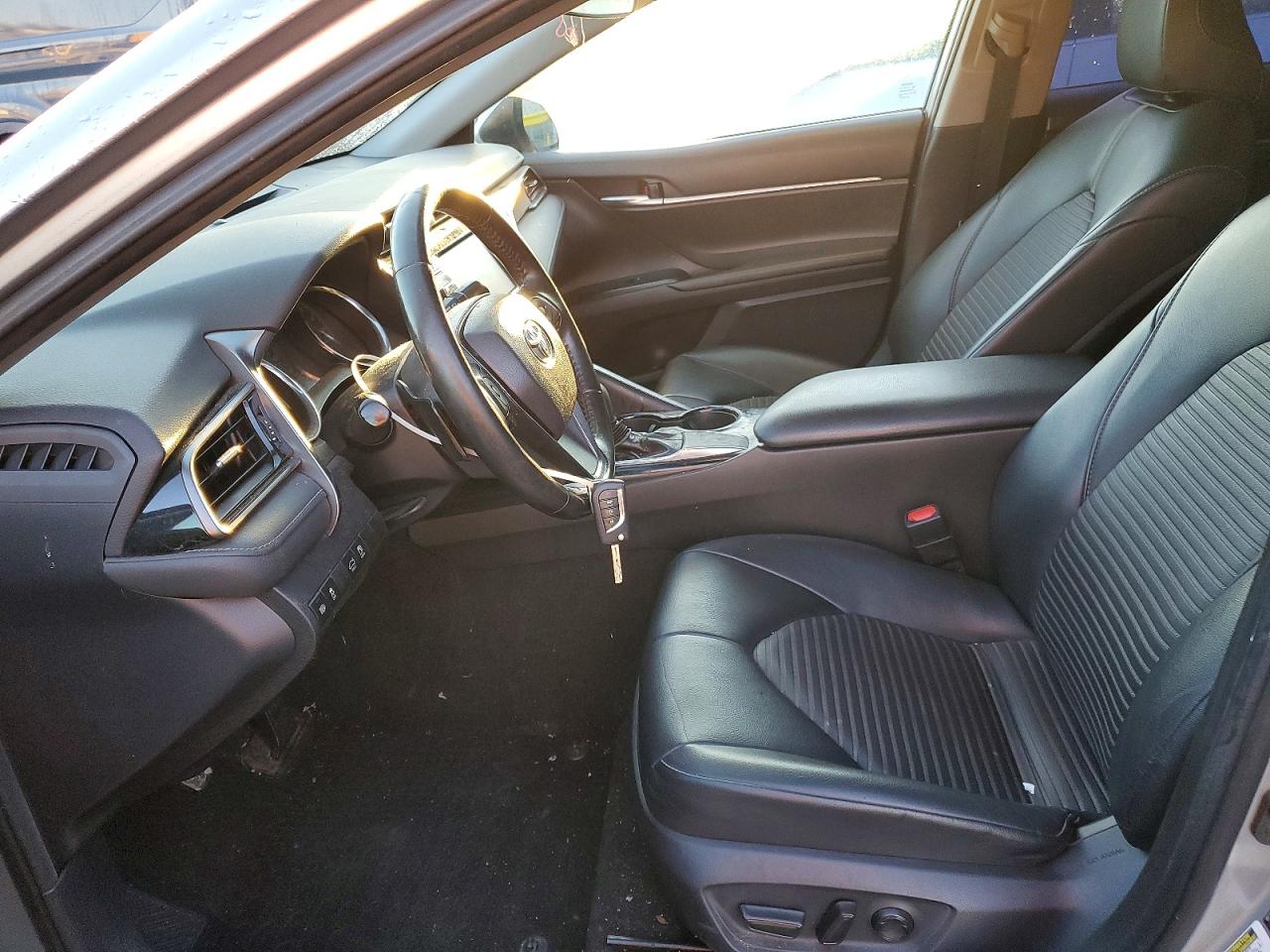 2019 TOYOTA CAMRY L photo 7