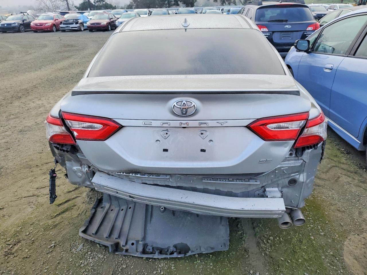 2019 TOYOTA CAMRY L photo 6