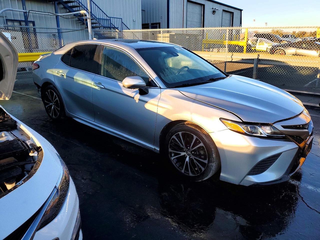 2019 TOYOTA CAMRY L photo 4