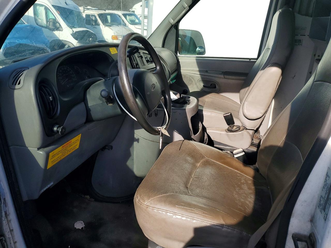 2001 FORD E250 UTILITY / SERVICE VAN photo 19