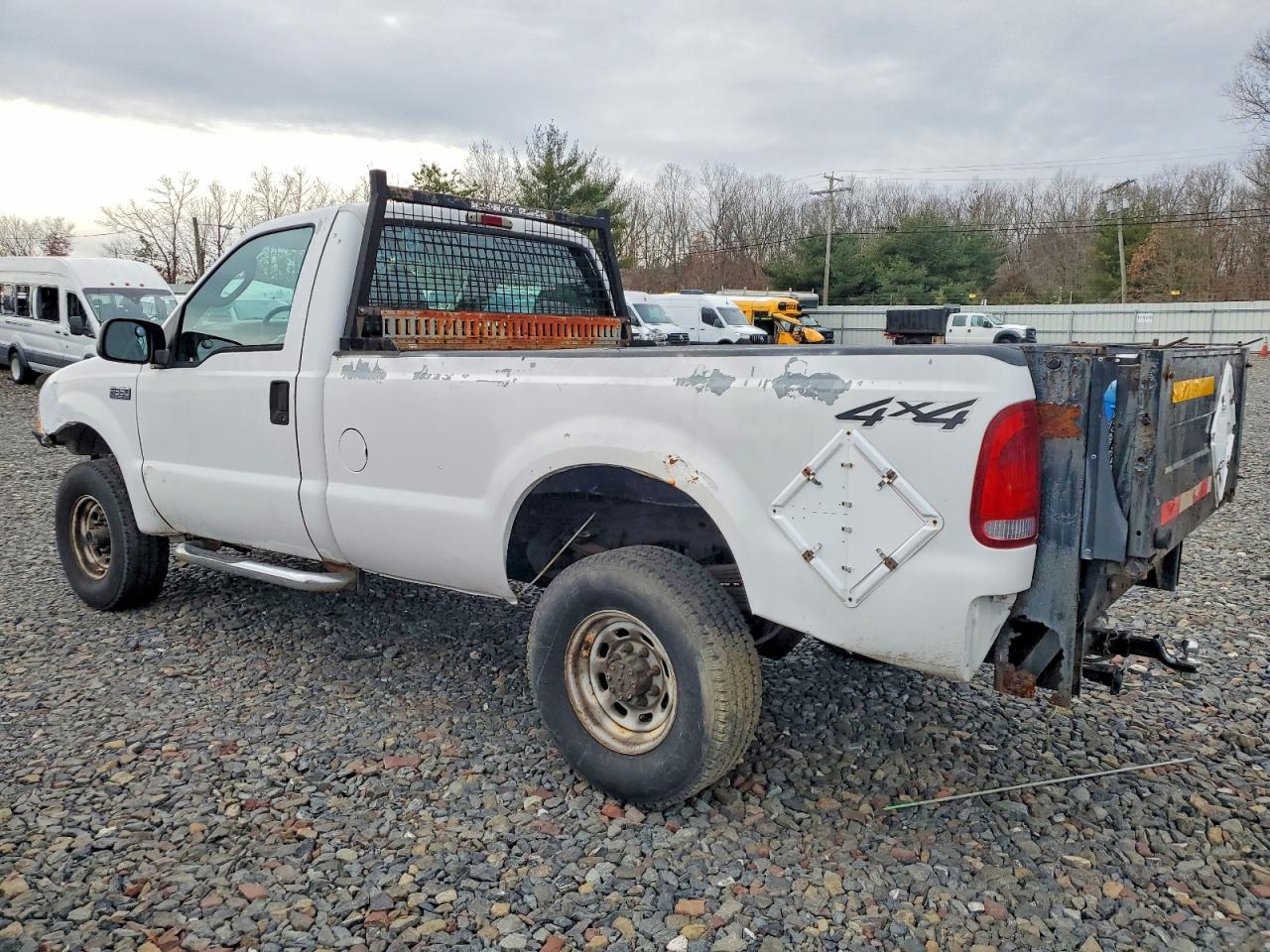 2003 FORD F350 SRW SUPER DUTY photo 2