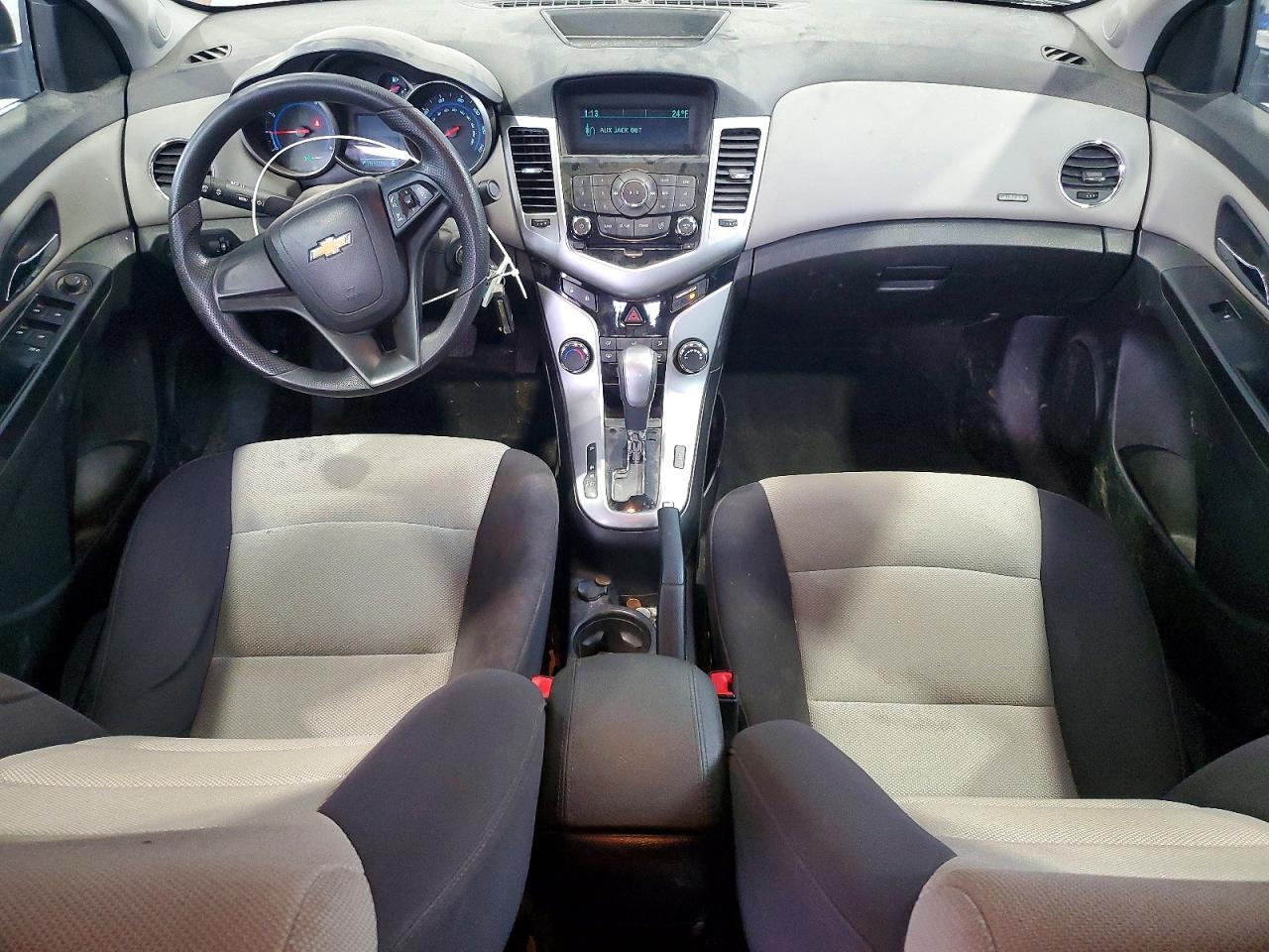 2013 CHEVROLET CRUZE LS photo 22