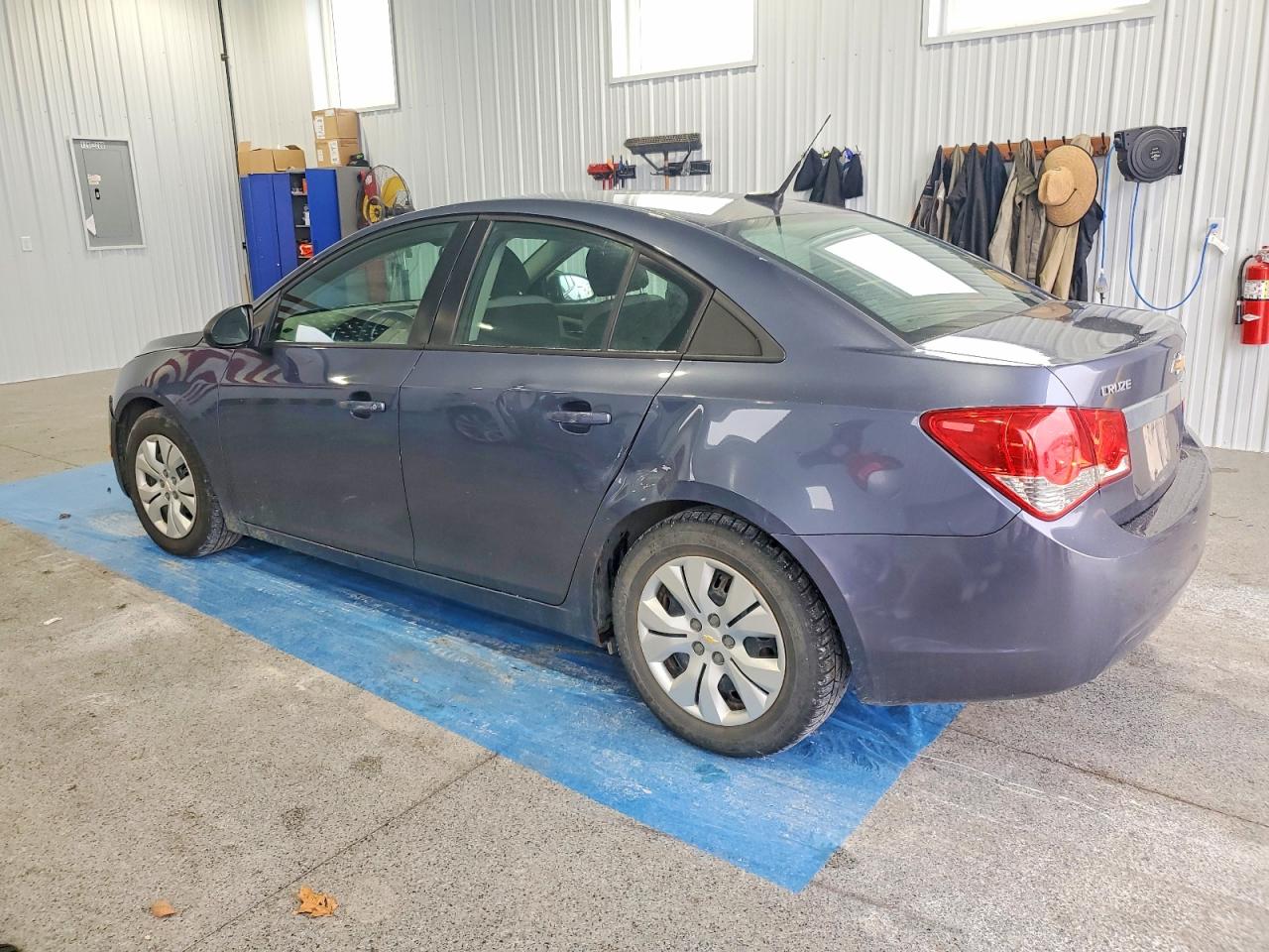 2013 CHEVROLET CRUZE LS photo 4