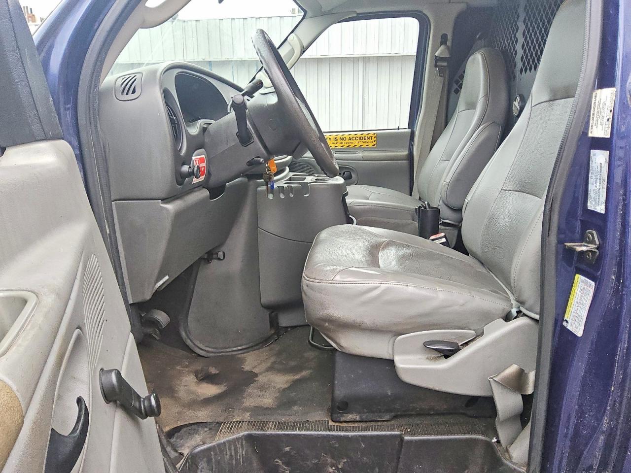 2005 FORD ECONOLINE E250 VAN photo 13