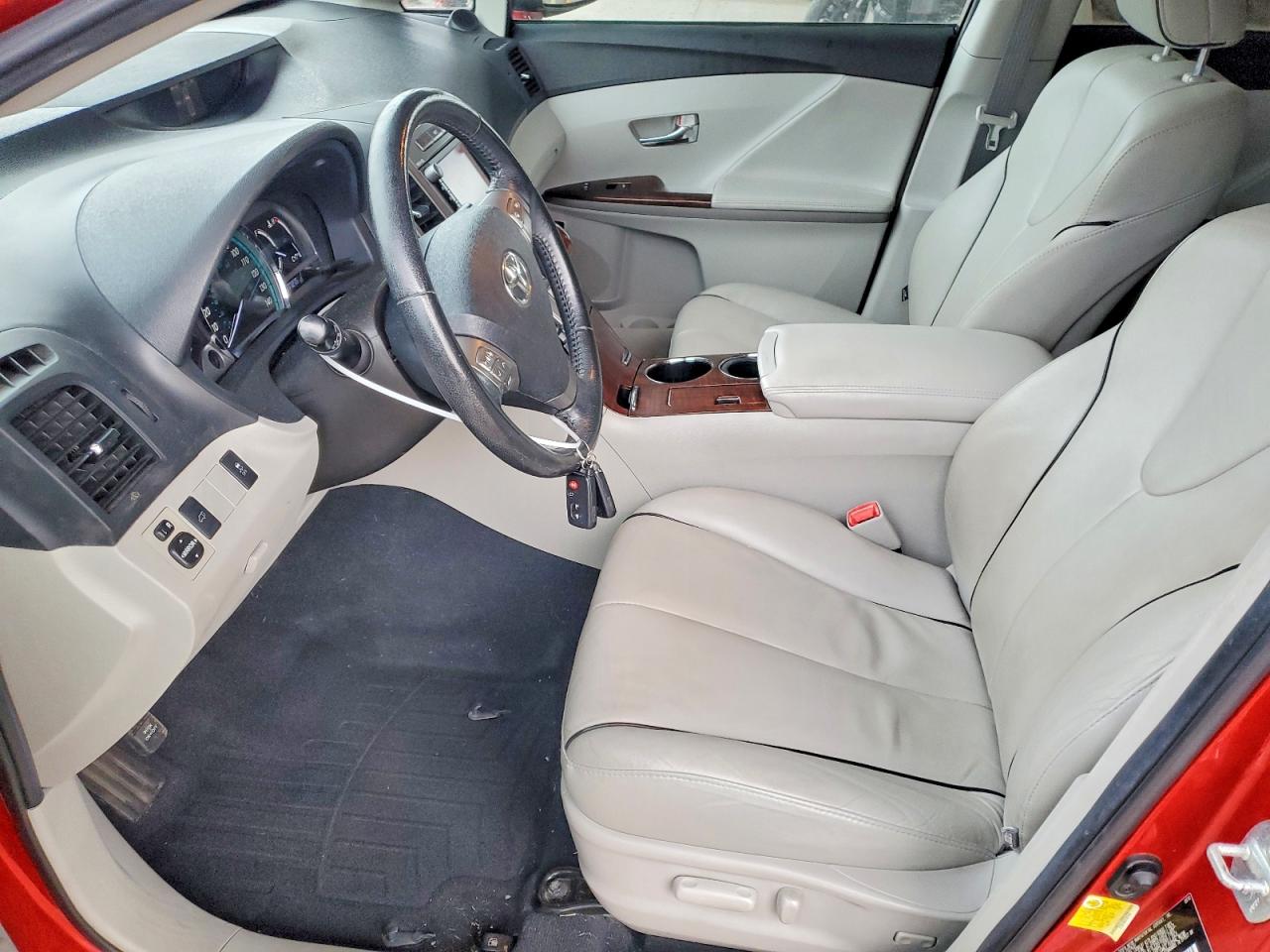 2012 TOYOTA VENZA LE photo 7