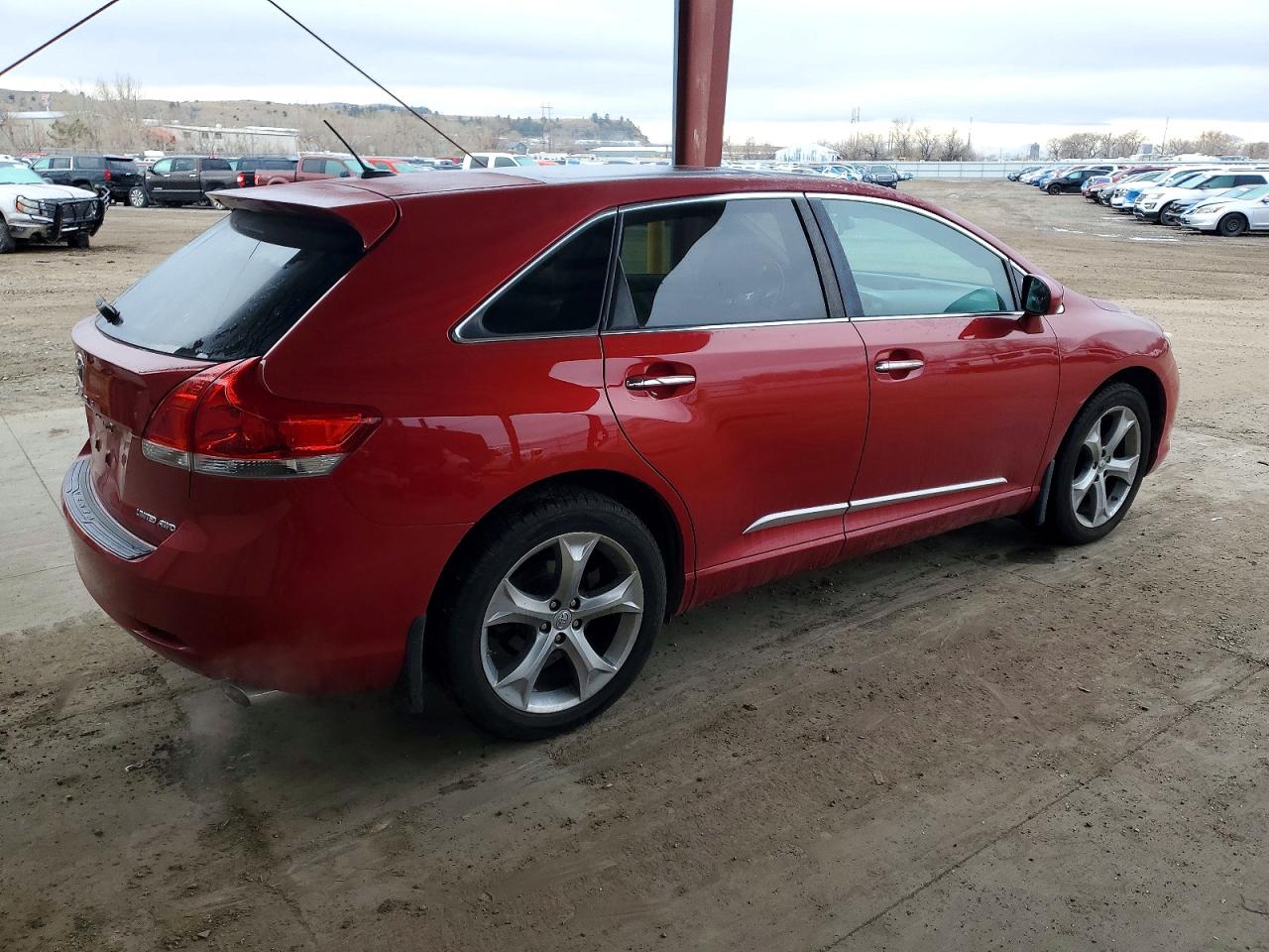 2012 TOYOTA VENZA LE photo 3