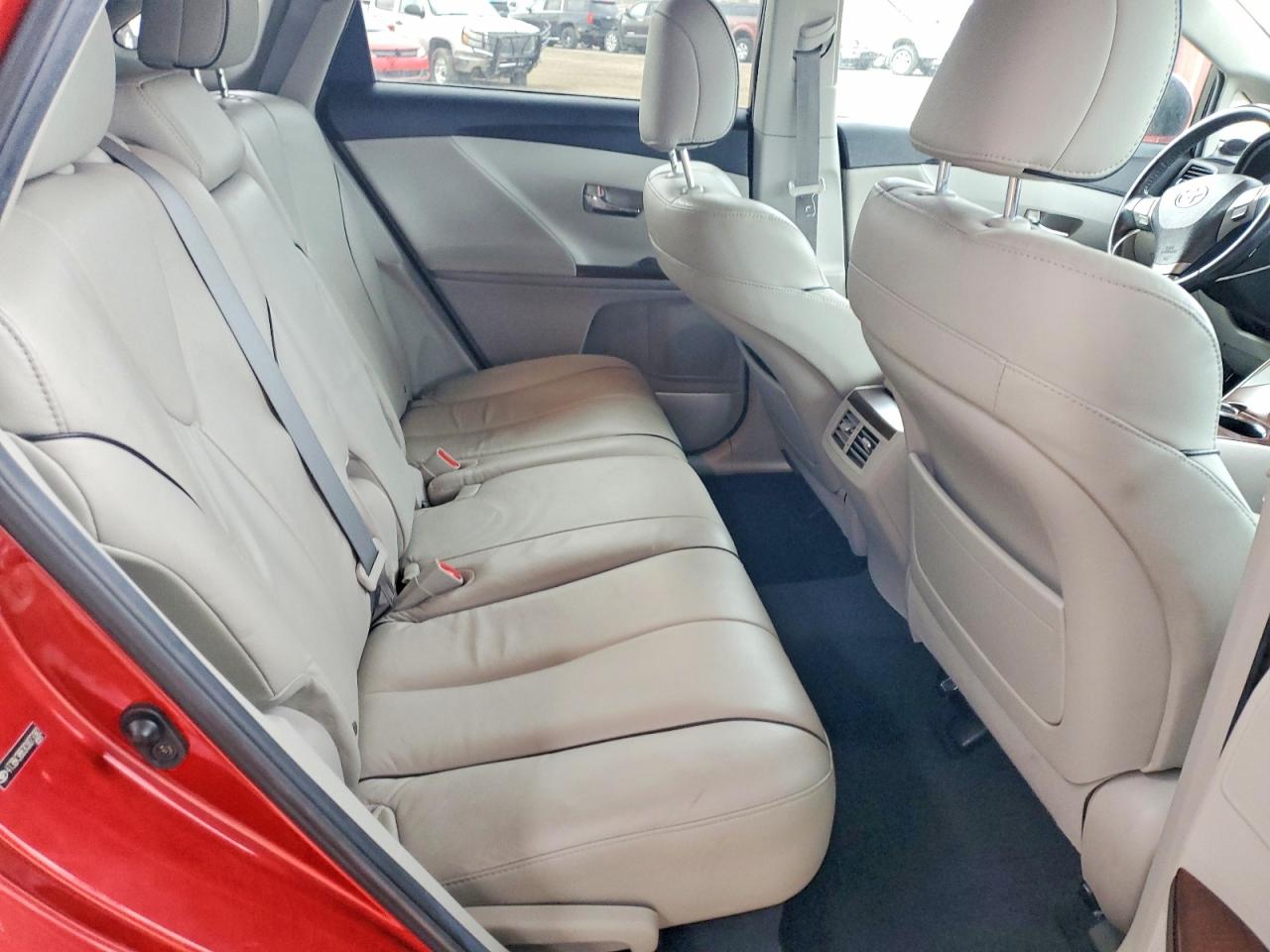 2012 TOYOTA VENZA LE photo 11