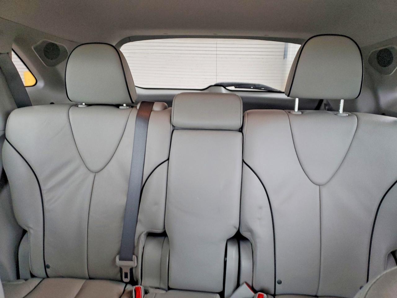 2012 TOYOTA VENZA LE photo 10