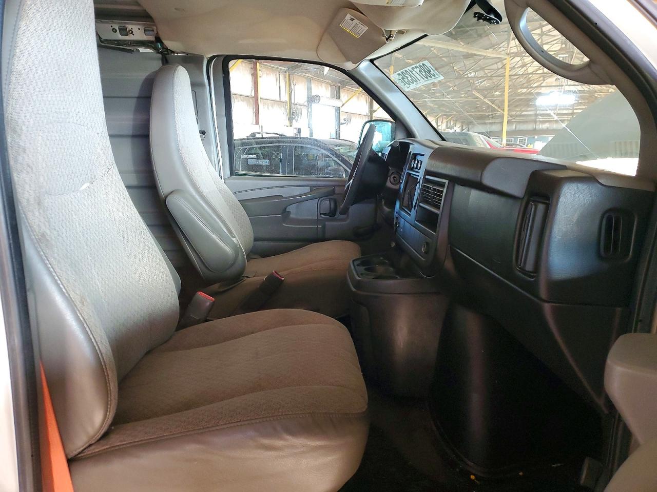 2012 GMC SAVANA G2500 photo 19