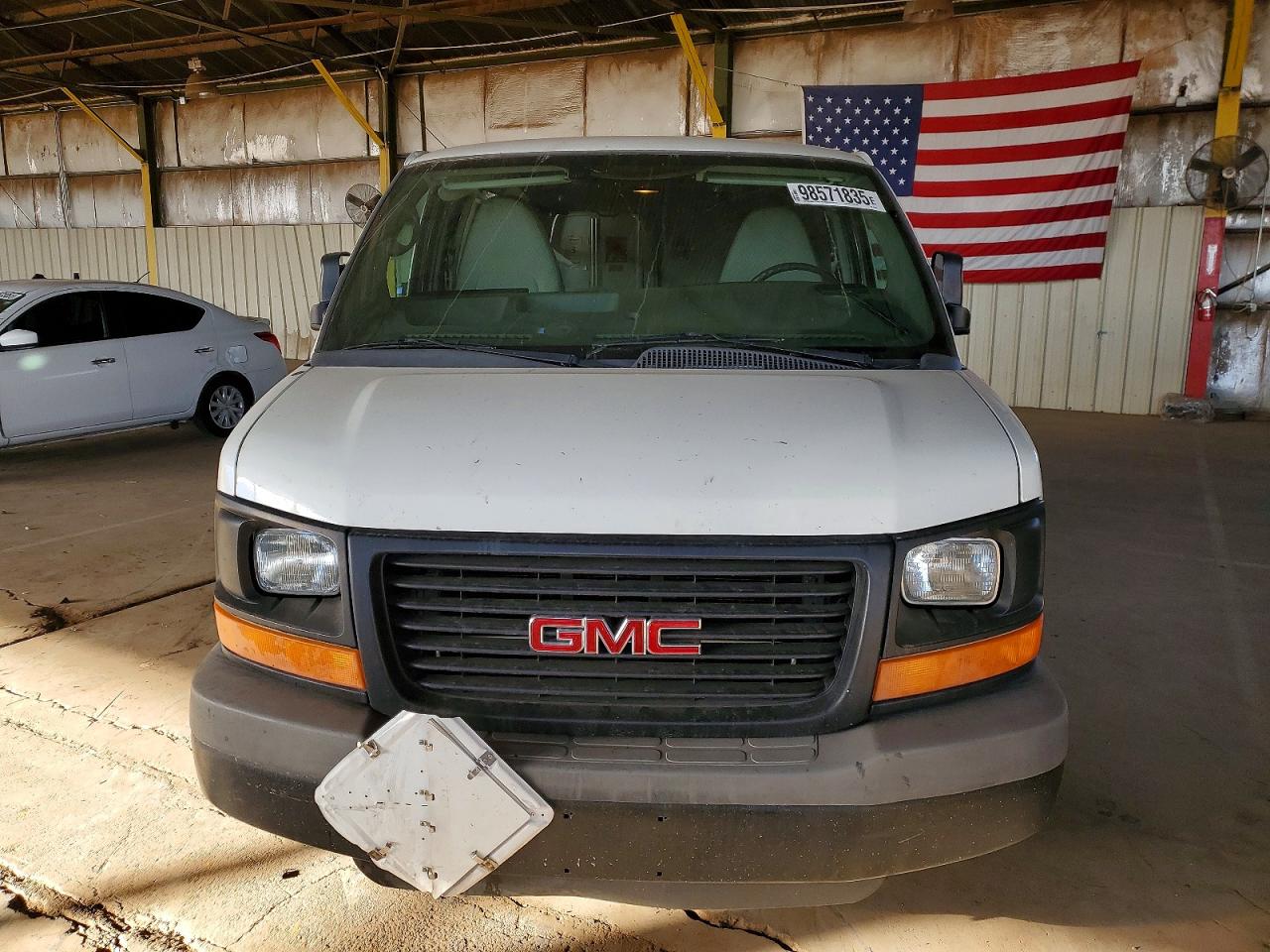 2012 GMC SAVANA G2500 photo 9