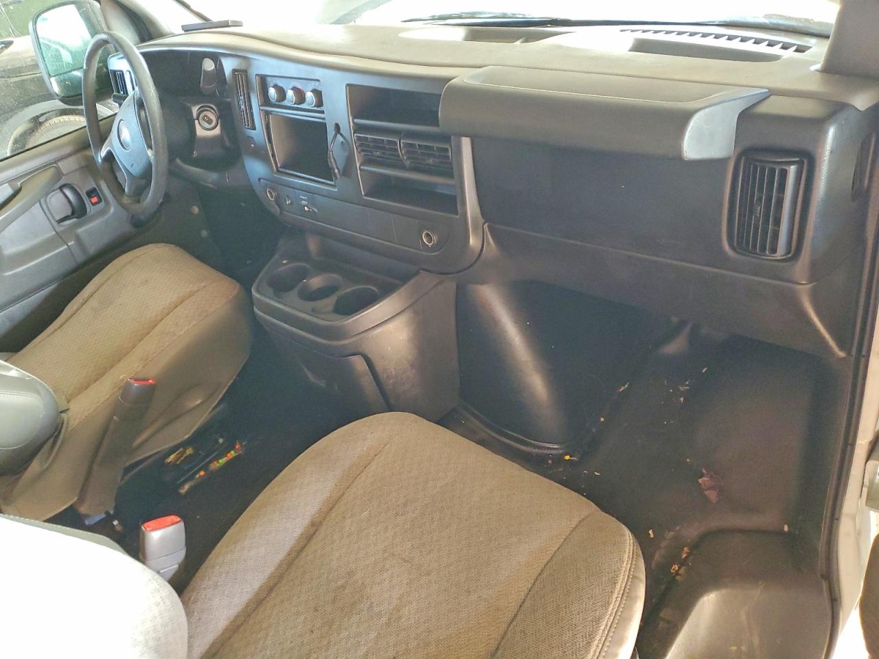 2012 GMC SAVANA G2500 photo 15