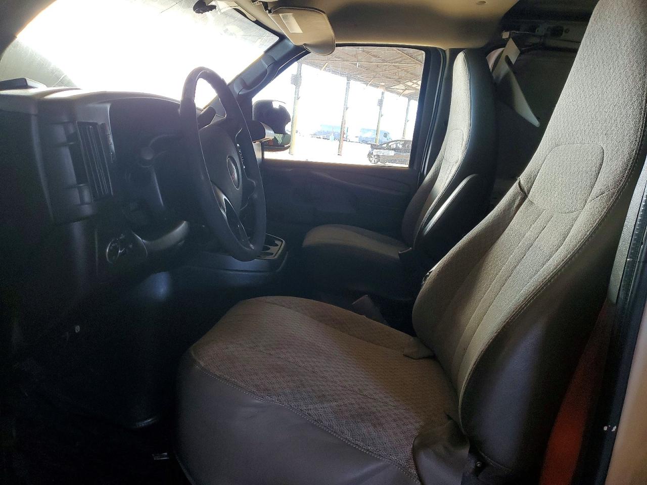 2012 GMC SAVANA G2500 photo 13