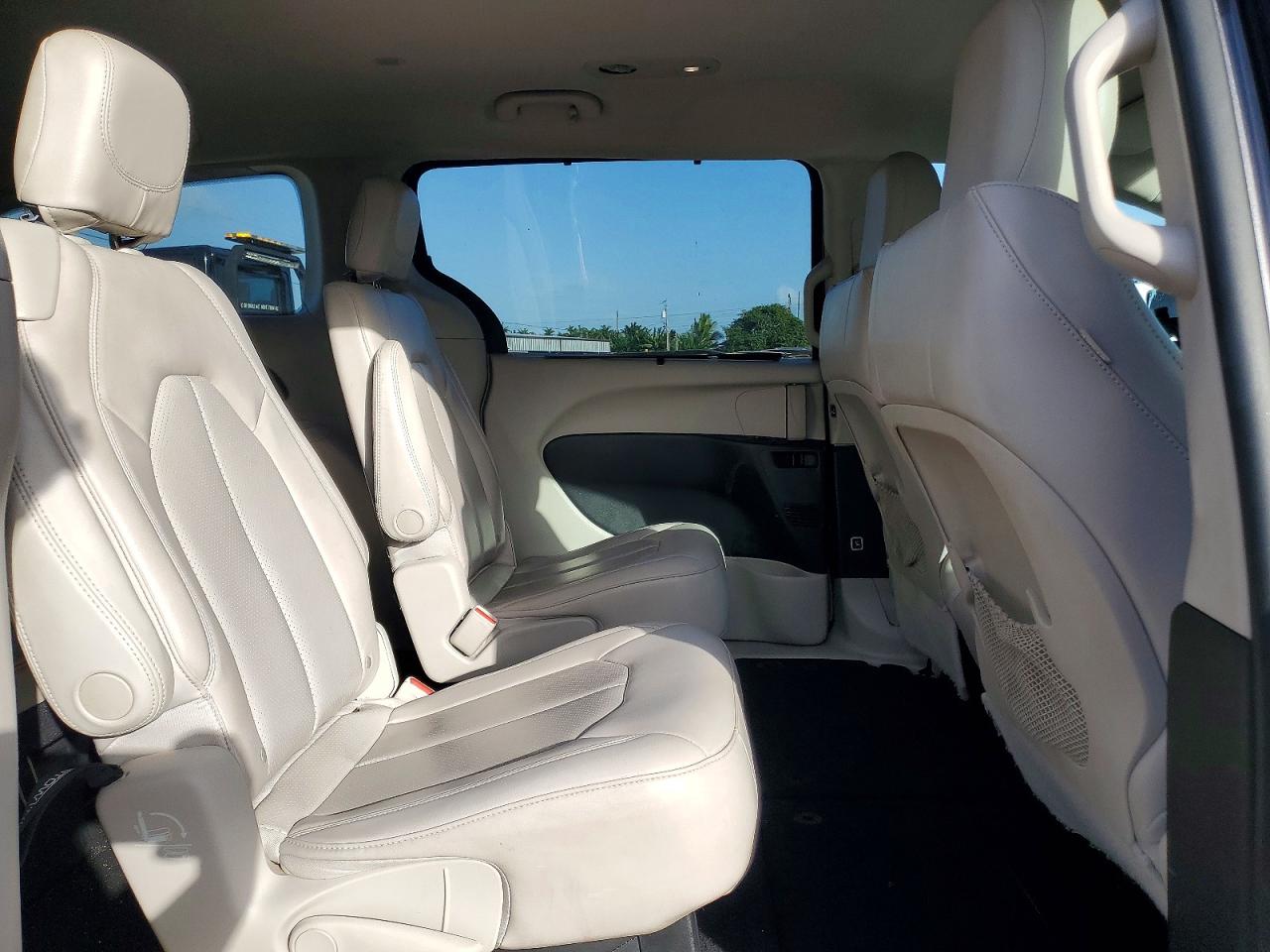 2021 CHRYSLER VOYAGER LXI photo 11