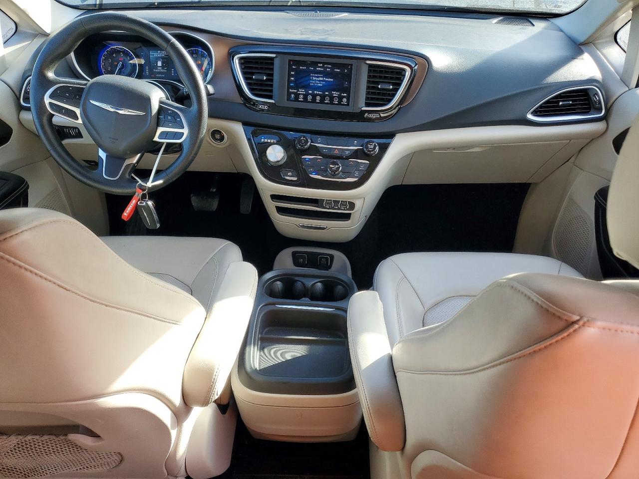 2021 CHRYSLER VOYAGER LXI photo 8