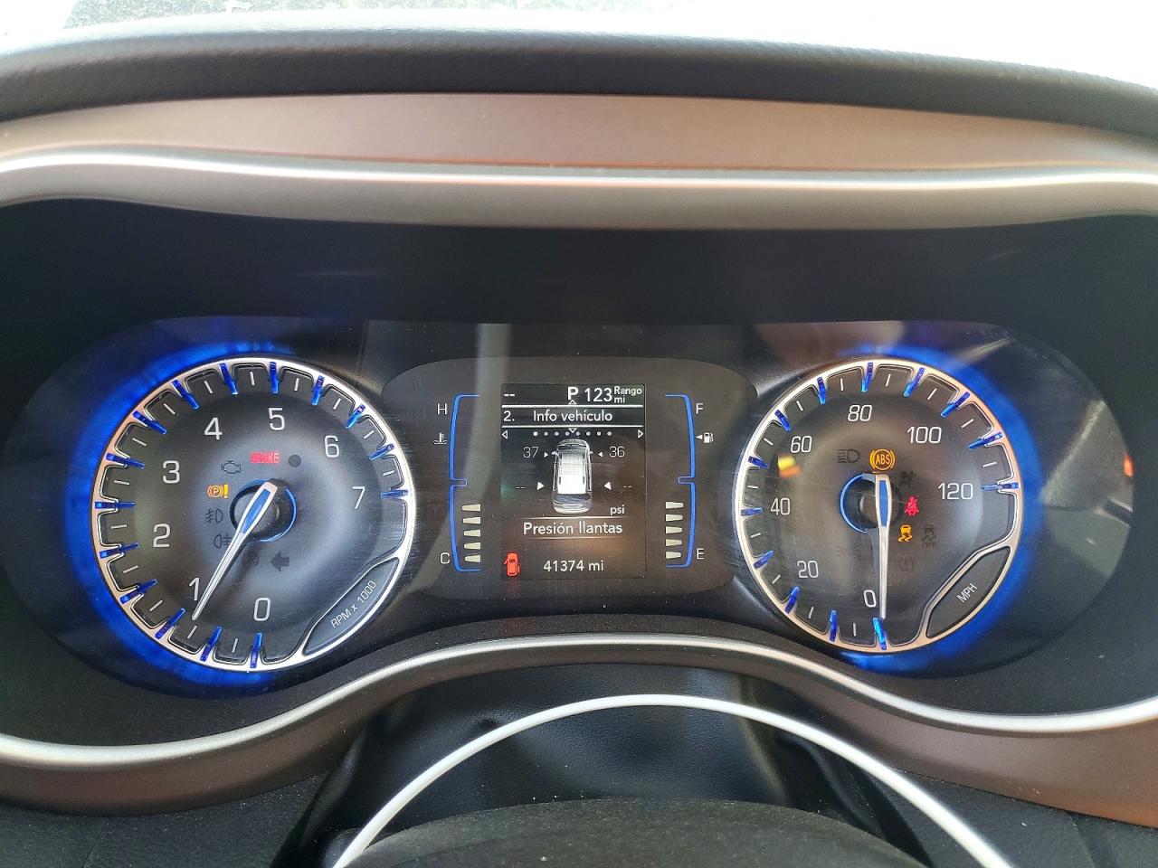 2021 CHRYSLER VOYAGER LXI photo 9