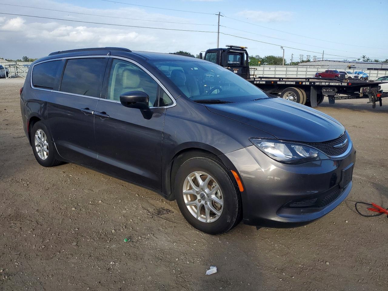 2021 CHRYSLER VOYAGER LXI photo 4