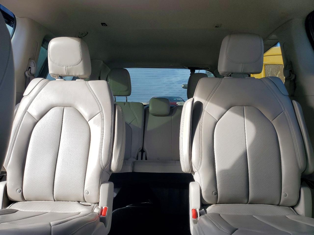 2021 CHRYSLER VOYAGER LXI photo 10