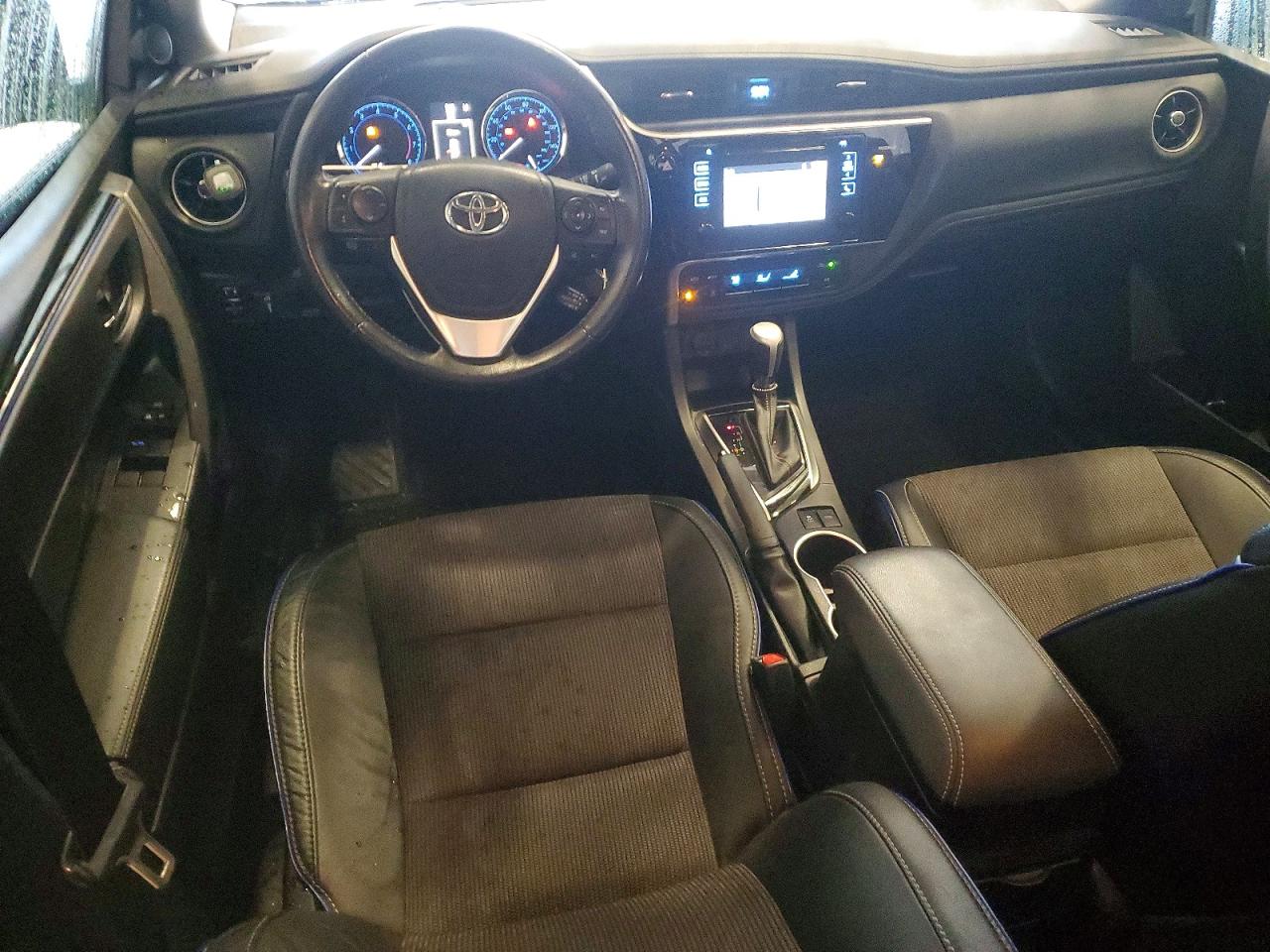 2017 TOYOTA COROLLA L photo 8