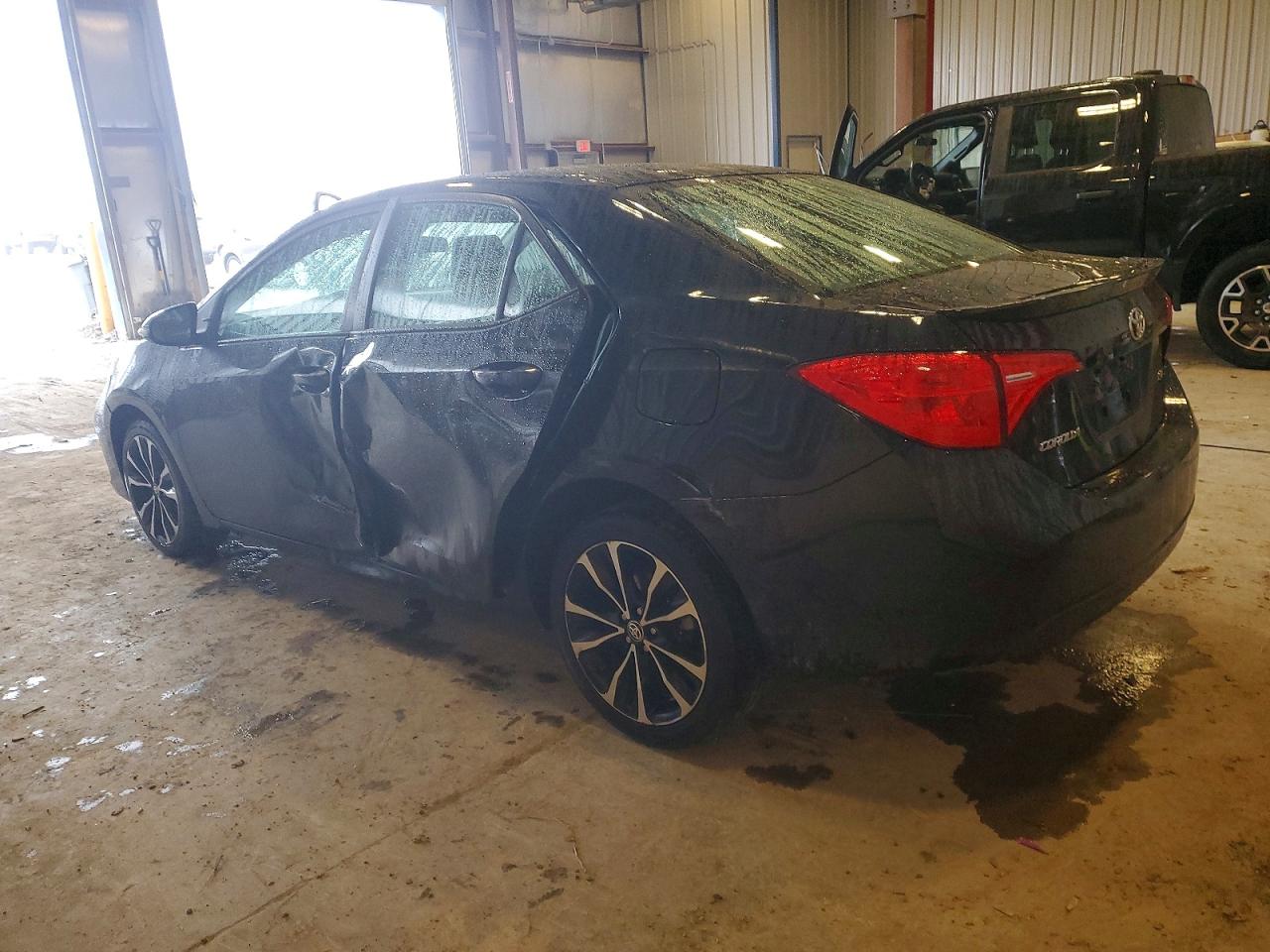 2017 TOYOTA COROLLA L photo 2