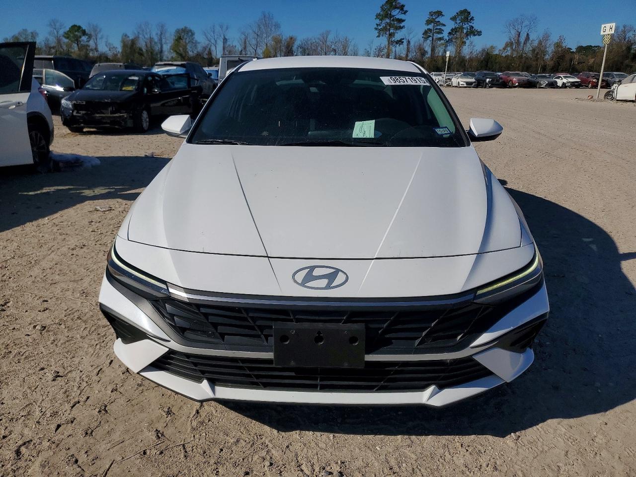 2024 HYUNDAI ELANTRA SEL photo 5