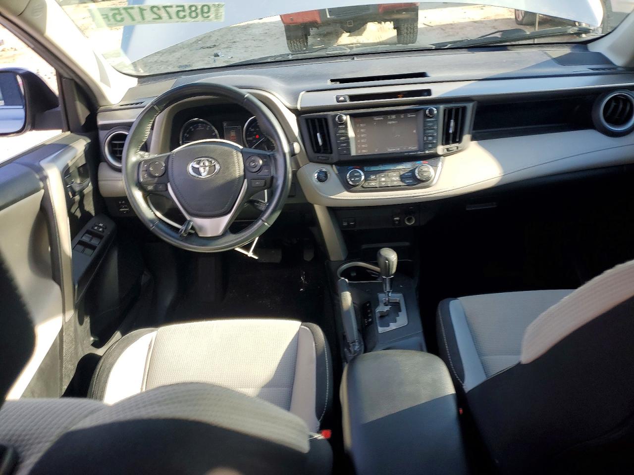 2016 TOYOTA RAV4 XLE photo 8