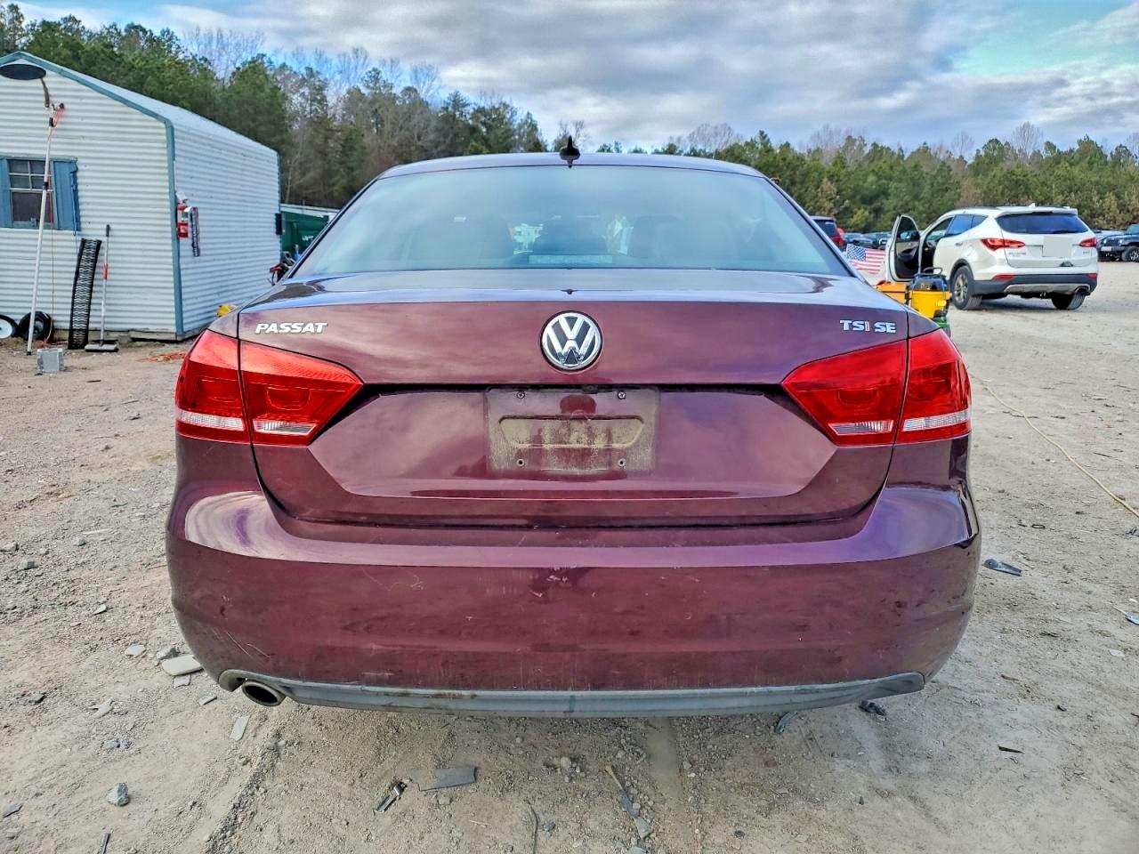 2014 VOLKSWAGEN PASSAT SE photo 11
