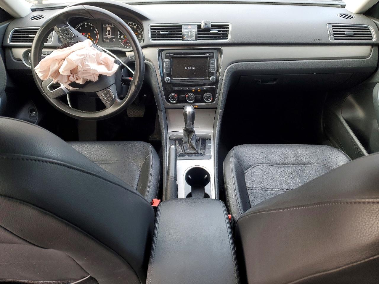 2014 VOLKSWAGEN PASSAT SE photo 15