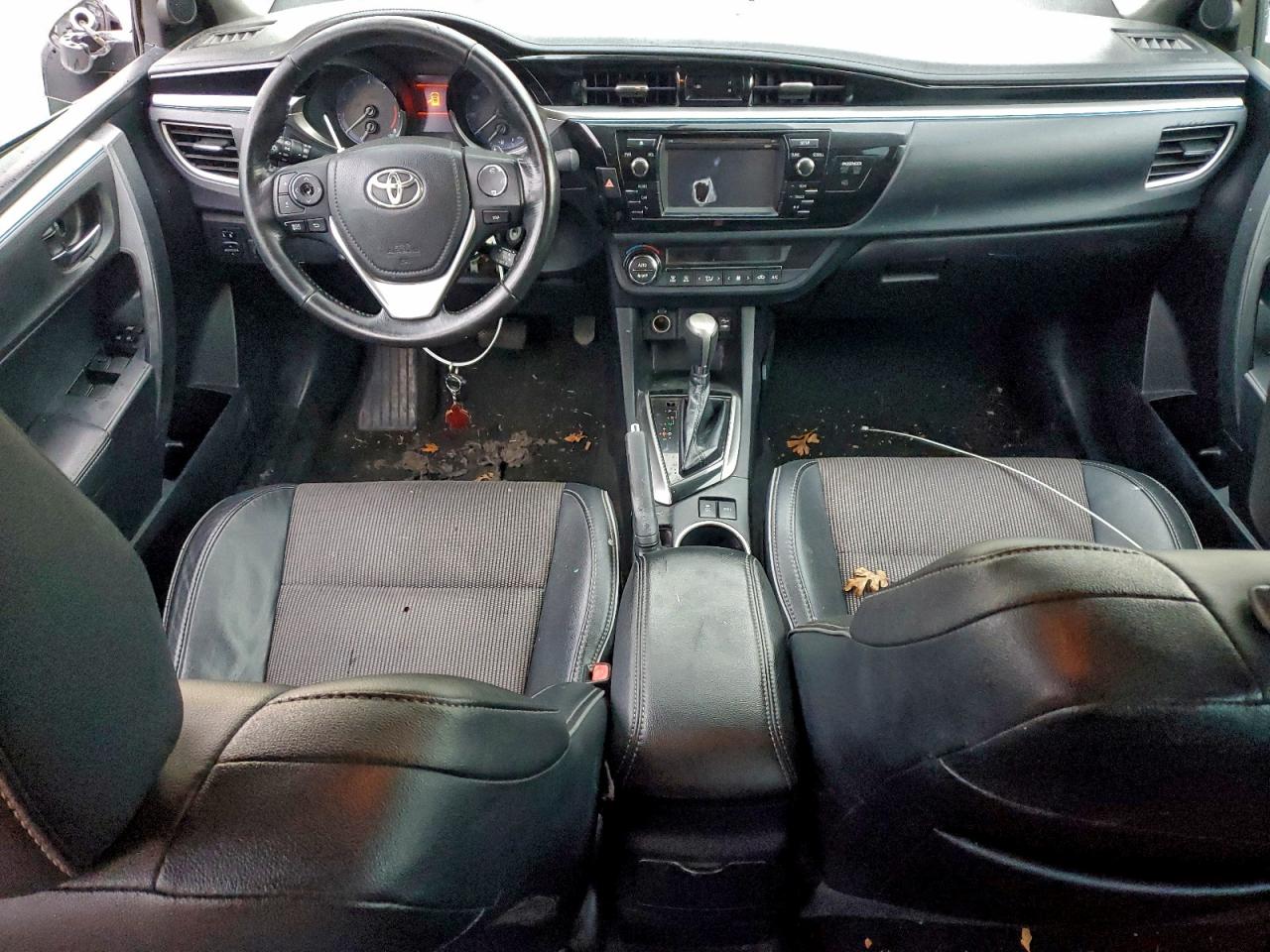 2016 TOYOTA COROLLA L photo 8