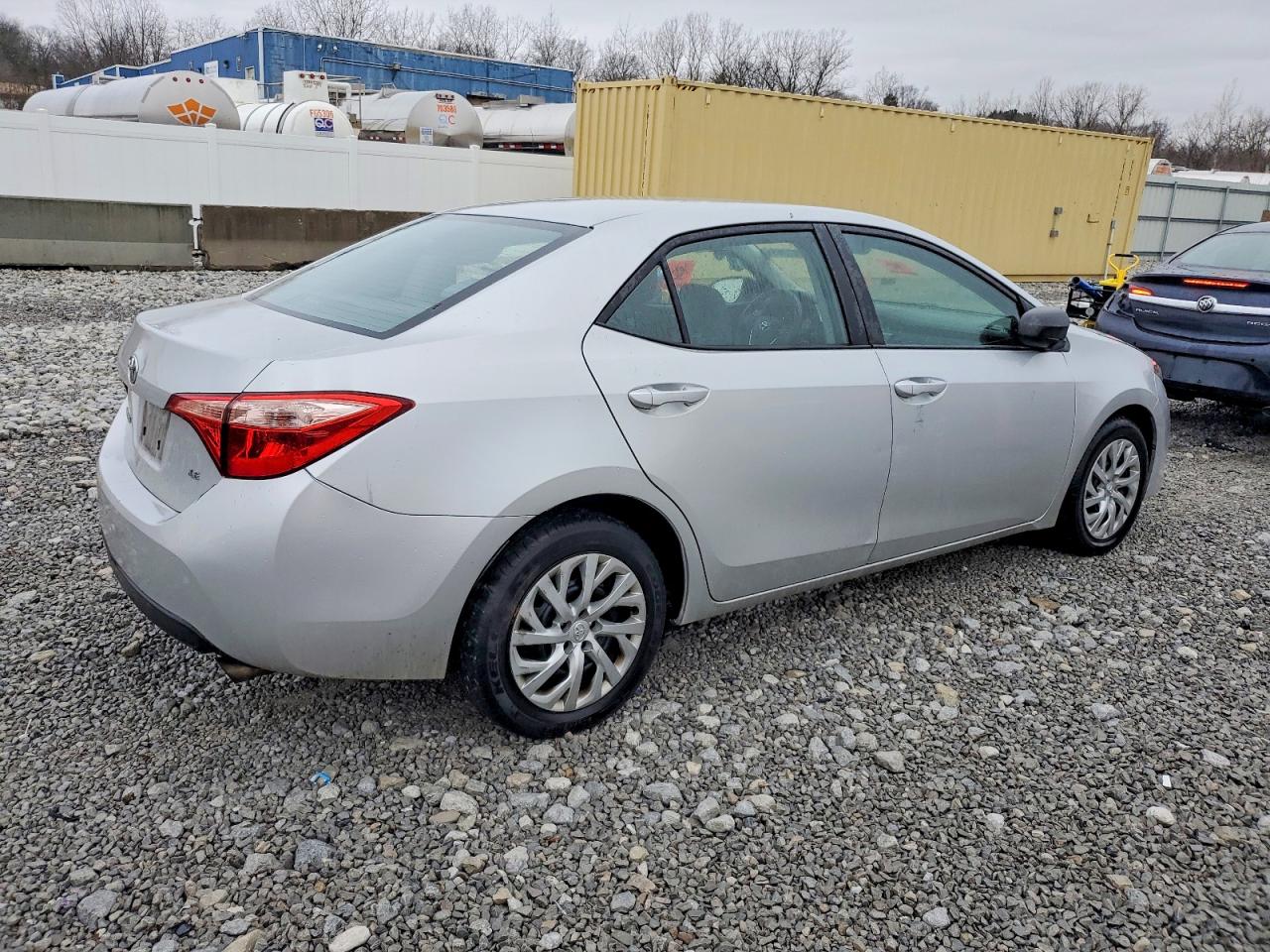 2017 TOYOTA COROLLA L photo 3