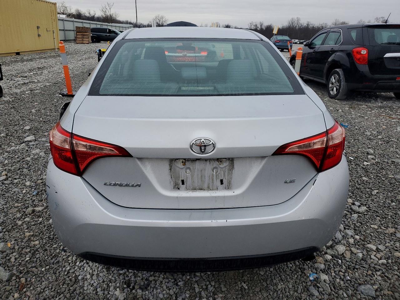 2017 TOYOTA COROLLA L photo 6