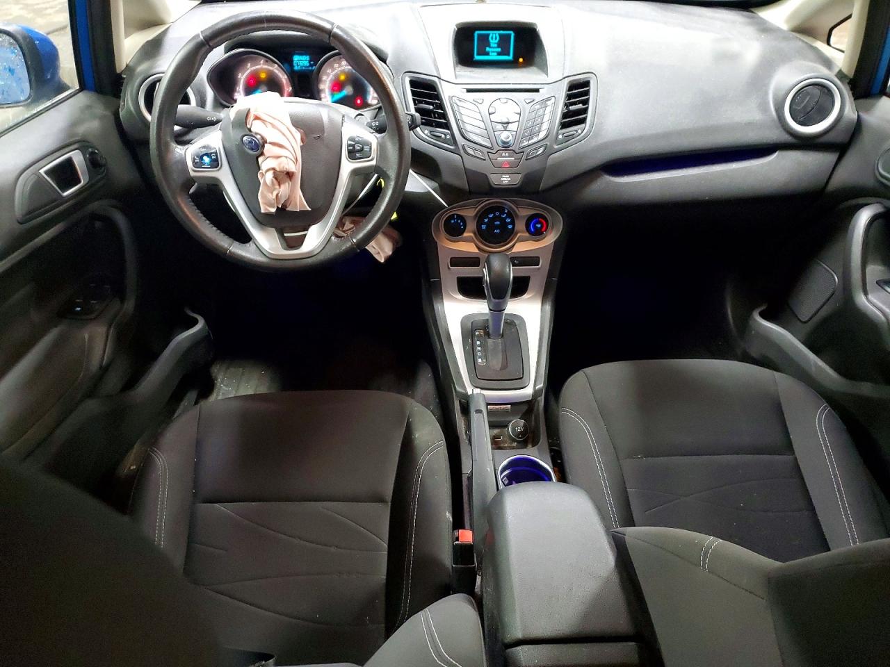 2015 FORD FIESTA SE photo 8